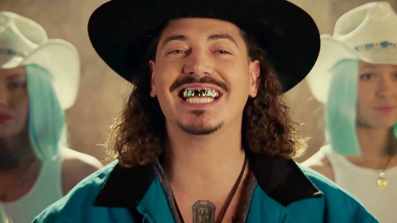 Ryan Charles pays homage to his country roots with a turquoise stone grill.