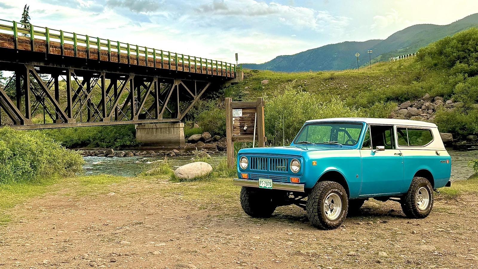 Scout Motors says buyers are tired of dealership markups and dealing with salesmen, which is why the company wants to sell its popular SUV and truck direct. Dealerships, however, warn that’s risky when it comes to service and support.