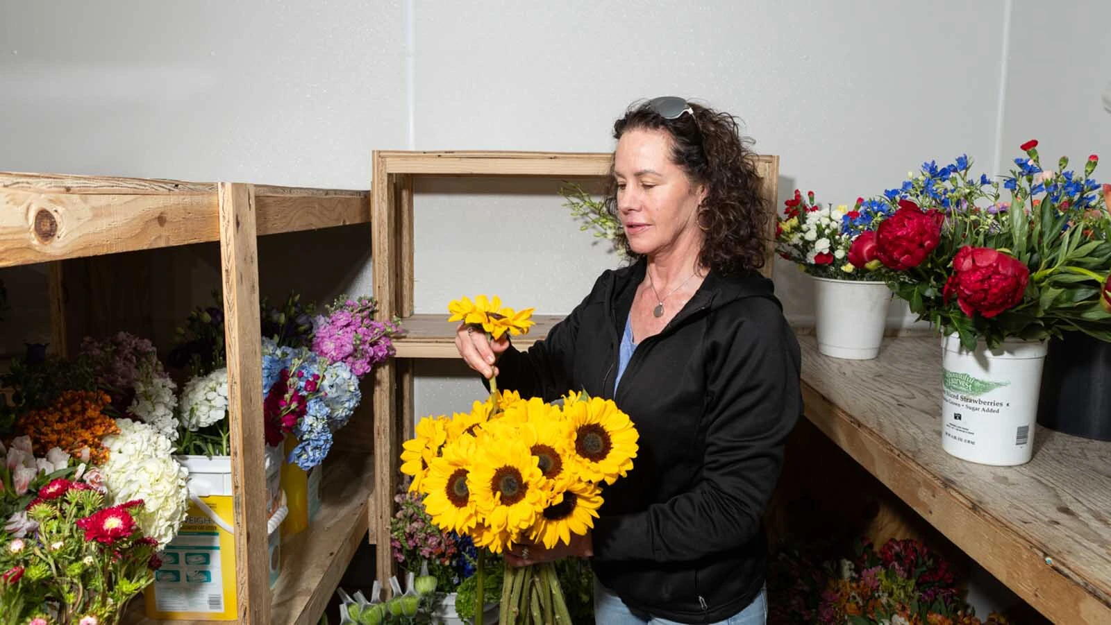 Cheyenne’s Bouquets Unlimited is closing its doors after 44 years. Owner Shareen Brendle says the shop can’t compete with cheap grocery-store bouquets, online “order gatherers,” and big box chains undercutting wholesale prices. “I’m broken-hearted about it,” she said.