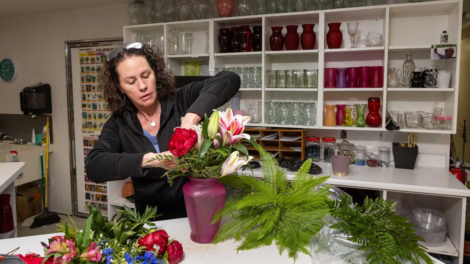 Cheyenne’s Bouquets Unlimited is closing its doors after 44 years. Owner Shareen Brendle says the shop can’t compete with cheap grocery-store bouquets, online “order gatherers,” and big box chains undercutting wholesale prices. “I’m broken-hearted about it,” she said.
