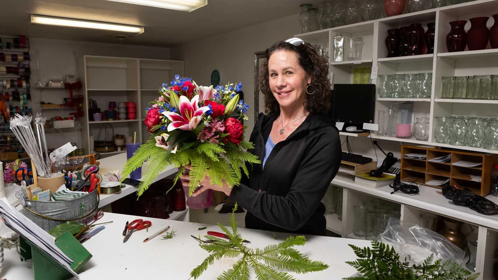 Cheyenne’s Bouquets Unlimited is closing its doors after 44 years. Owner Shareen Brendle says the shop can’t compete with cheap grocery-store bouquets, online “order gatherers,” and big box chains undercutting wholesale prices. “I’m broken-hearted about it,” she said.