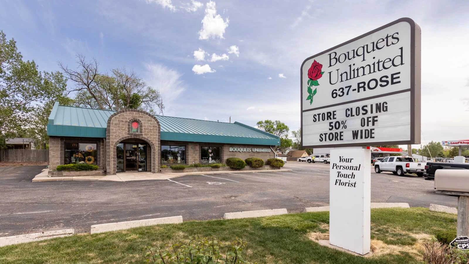 Cheyenne’s Bouquets Unlimited is closing its doors after 44 years. Owner Shareen Brendle says the shop can’t compete with cheap grocery-store bouquets, online “order gatherers,” and big box chains undercutting wholesale prices. “I’m broken-hearted about it,” she said.