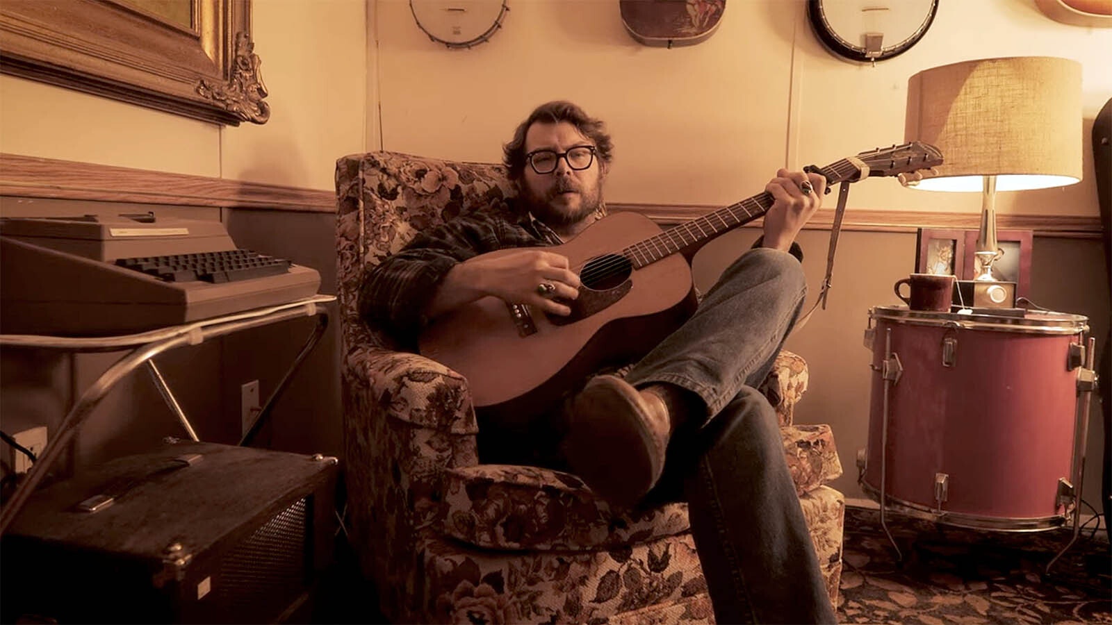 Cheyenne country music artist Shawn Hess has one of his songs, "World Away," featured in the hit movie "LaRoy, Texas."