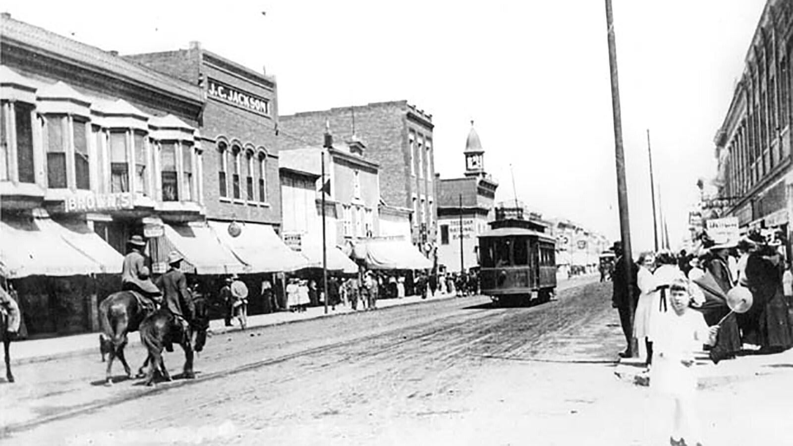 An electric trolley car in downtown Sheridan in the early 1910s.