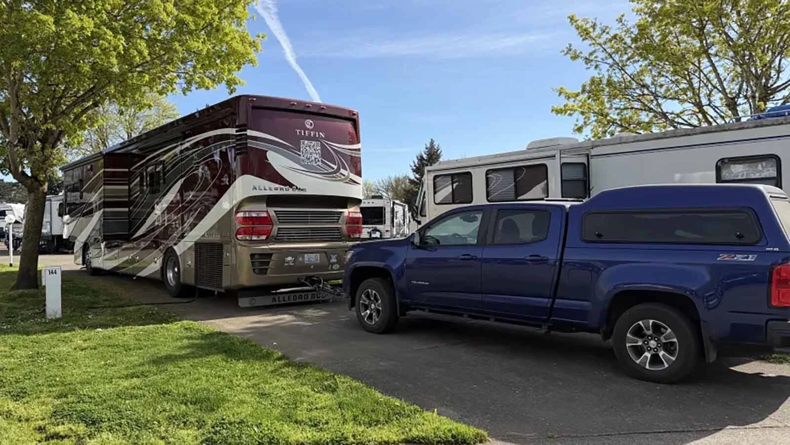 The RV and truck before they parted ways in a viral way.