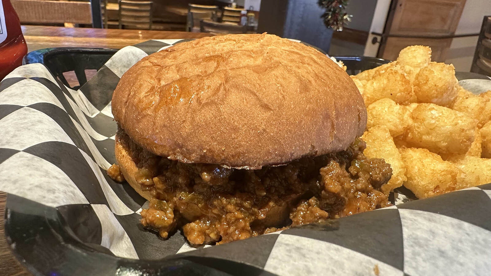 The lowly sloppy Joe might be at the bottom of Americana comfort food totem pole, but it’s enjoying a revival. At Smith Alley Brewing Co. in Sheridan, chef Andrew Nord combined Steamboat Stout with a simple blend of ingredients and created his spin on the classic sammy.