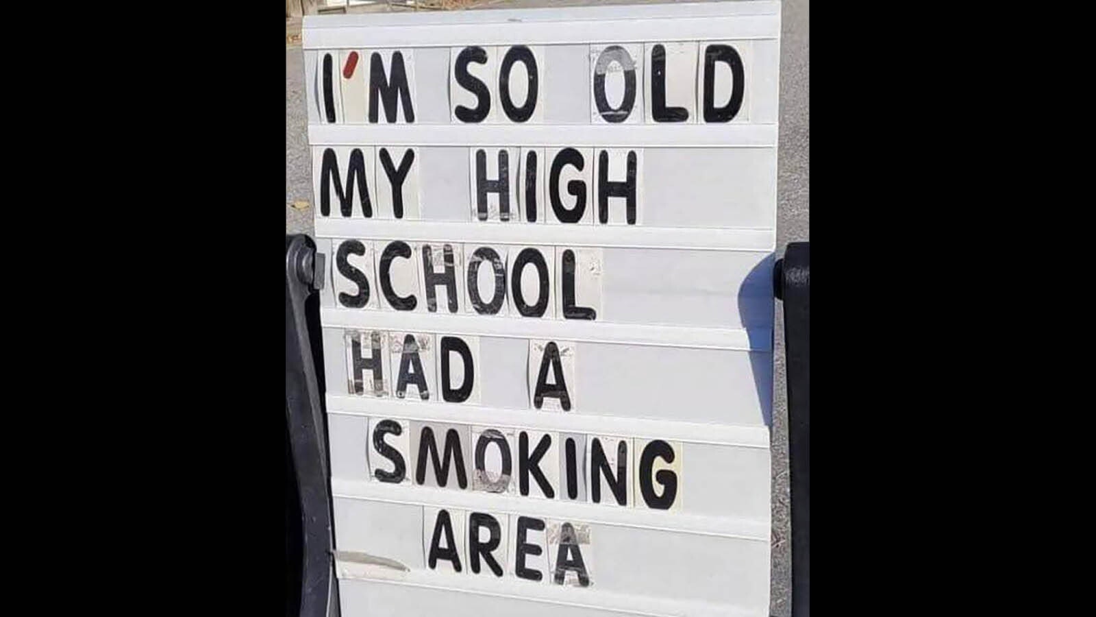 Smoking in school sign 12 21 24