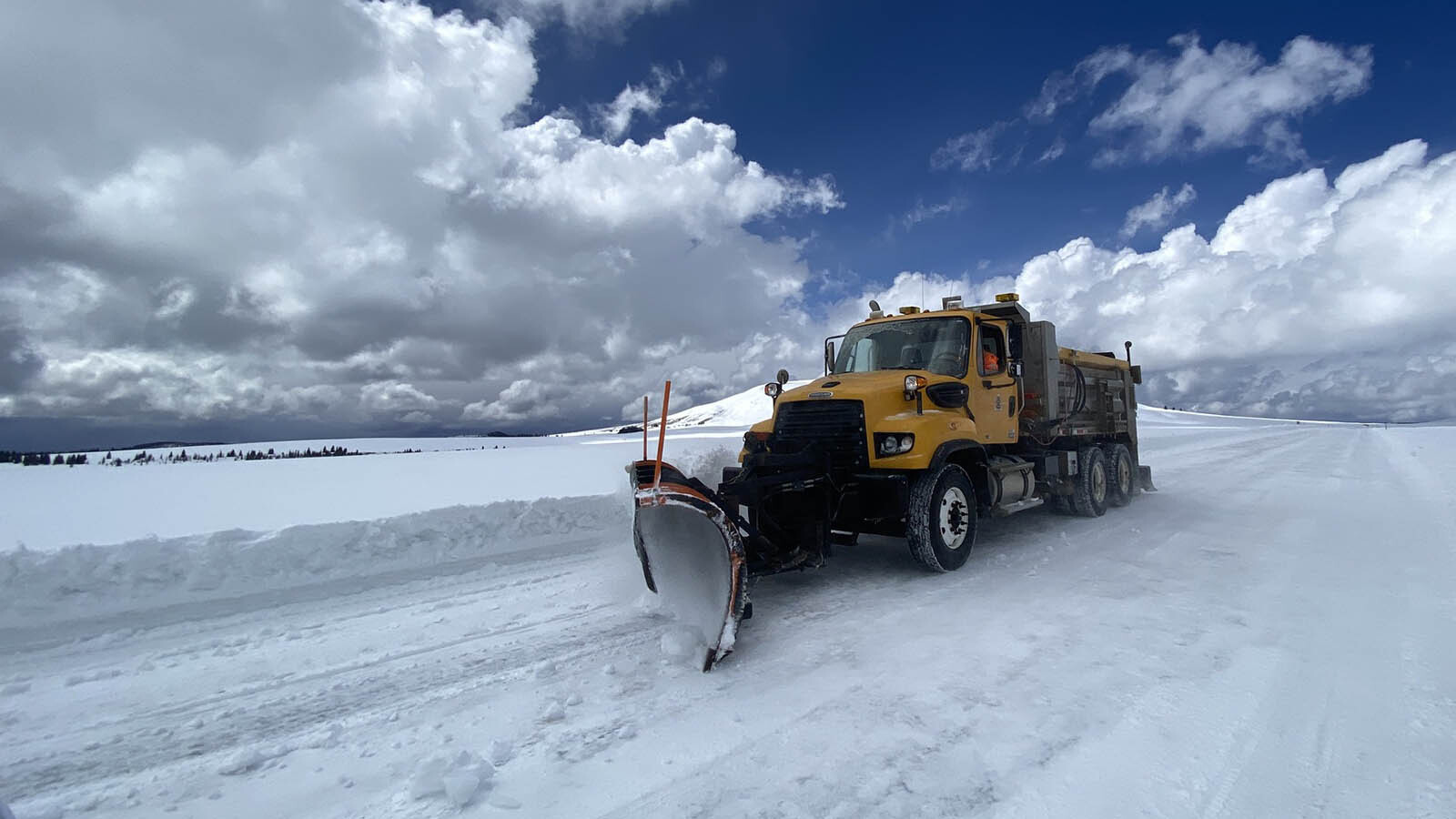 Storm To Bring Up To 9 Inches Of Snow, 50 MPH Winds Across Parts Of Wyoming