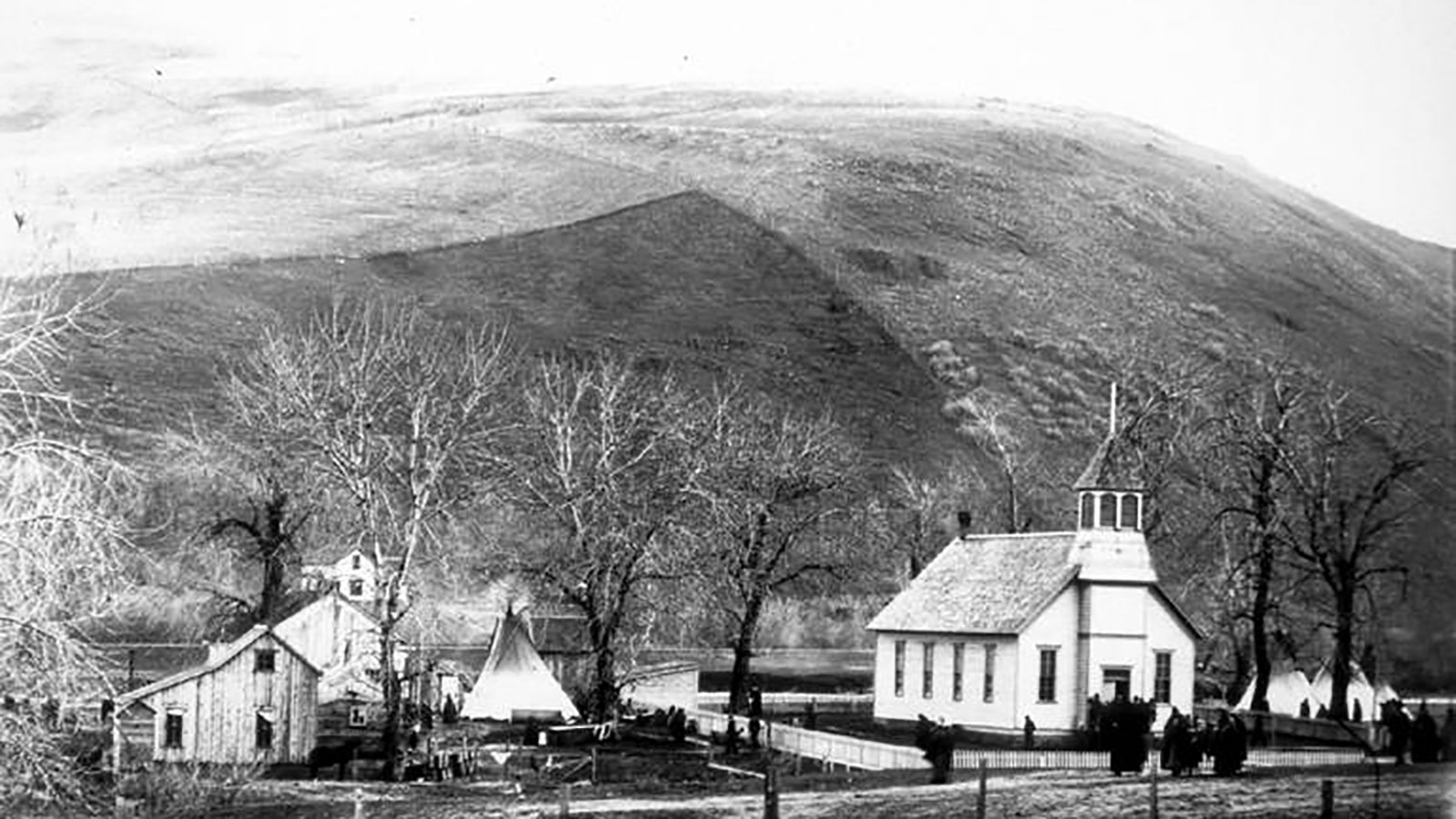 Henry and Eliza Spalding established a mission near what is now Lewiston, Idaho.
