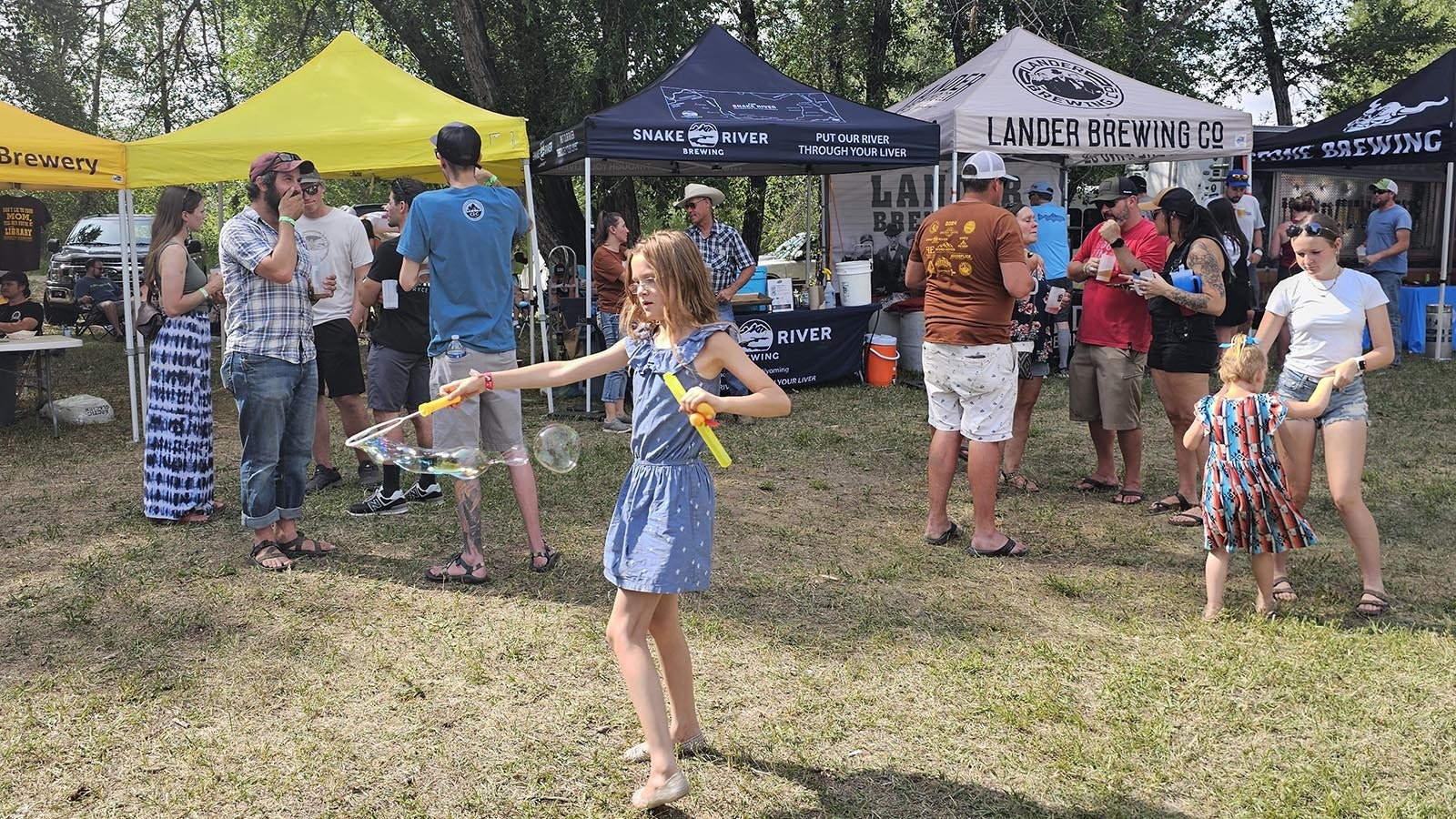 Despite being a brewfest, Saratoga's Steinely Cup is a laid-back, family-friendly party. People bring lawn chairs and blankets to have picnics and dance to music. Brewers from across Wyoming attend, giving people a chance to sample lots of different beers in one place.