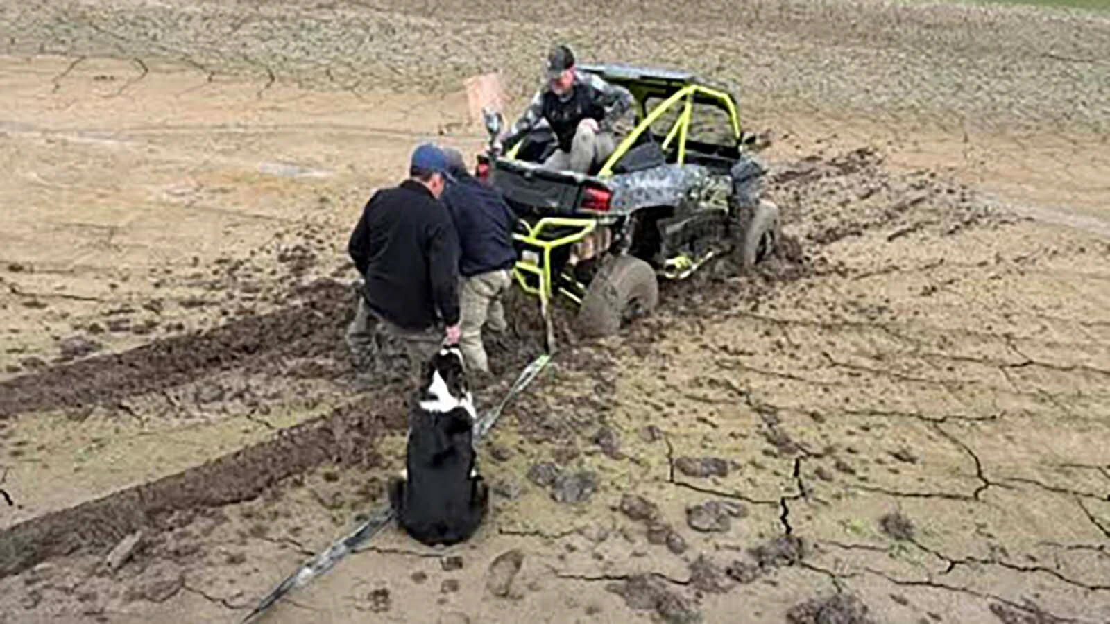 Stuck in mud 830569079 122178873968961682 5085317637370102193 n 9 29 26