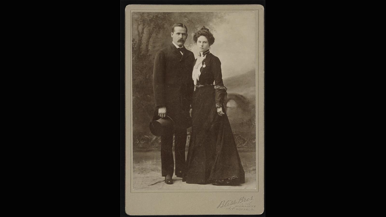 Jim Swisher described Harry Longabaugh as a “long-haired disciple, hideous in appearance, but under the long hair, was a good looking chap.” The last known photo of Harry Longabaugh proves that Swisher’s assessment was correct and that Sundance could "clean up."