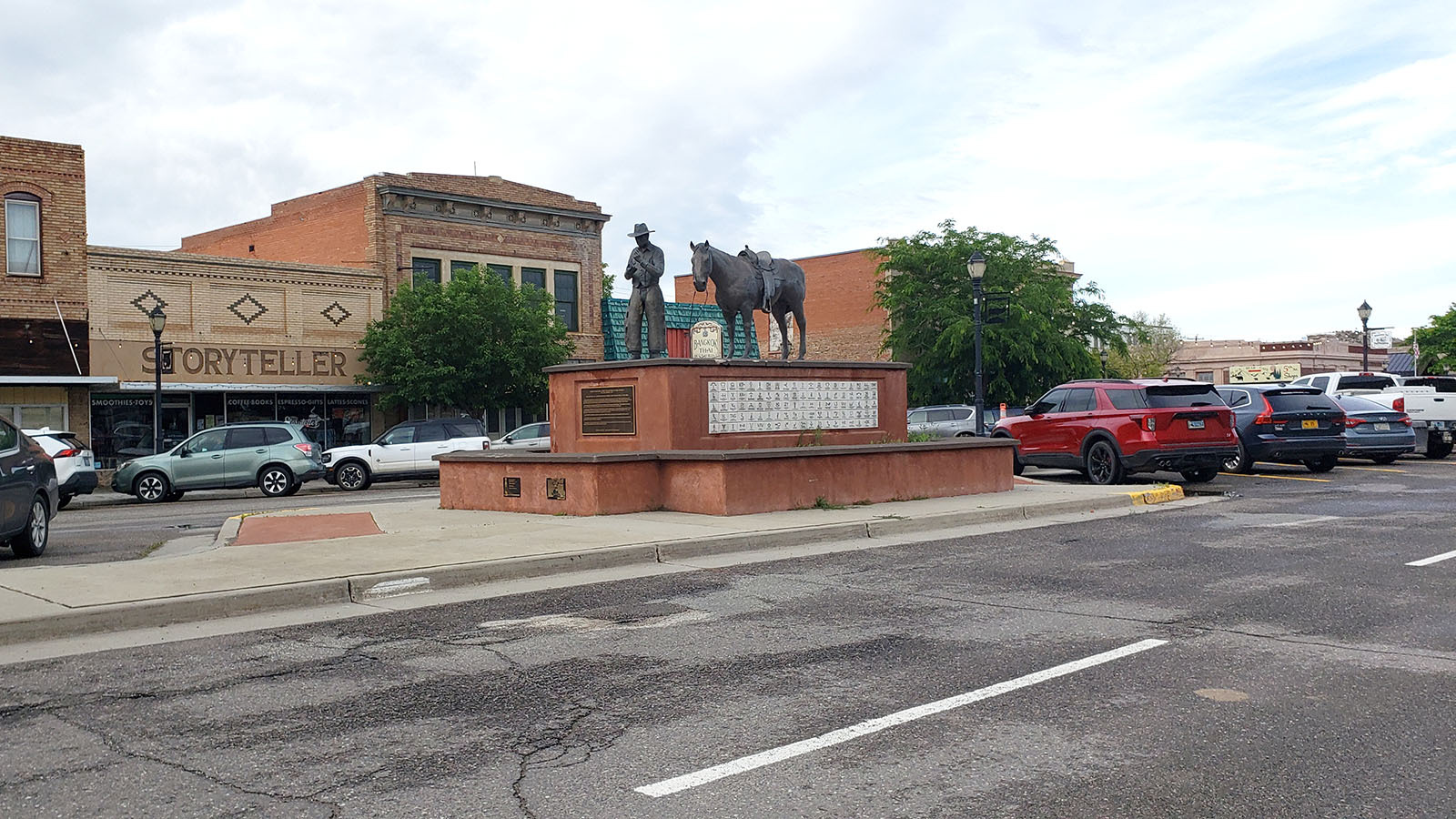 Thermopolis has one of the widest streets in America for its downtown at 150 feet. There's not only room for two lanes of traffic on each side, but four lanes for parking as well two of them in the roomy median.
