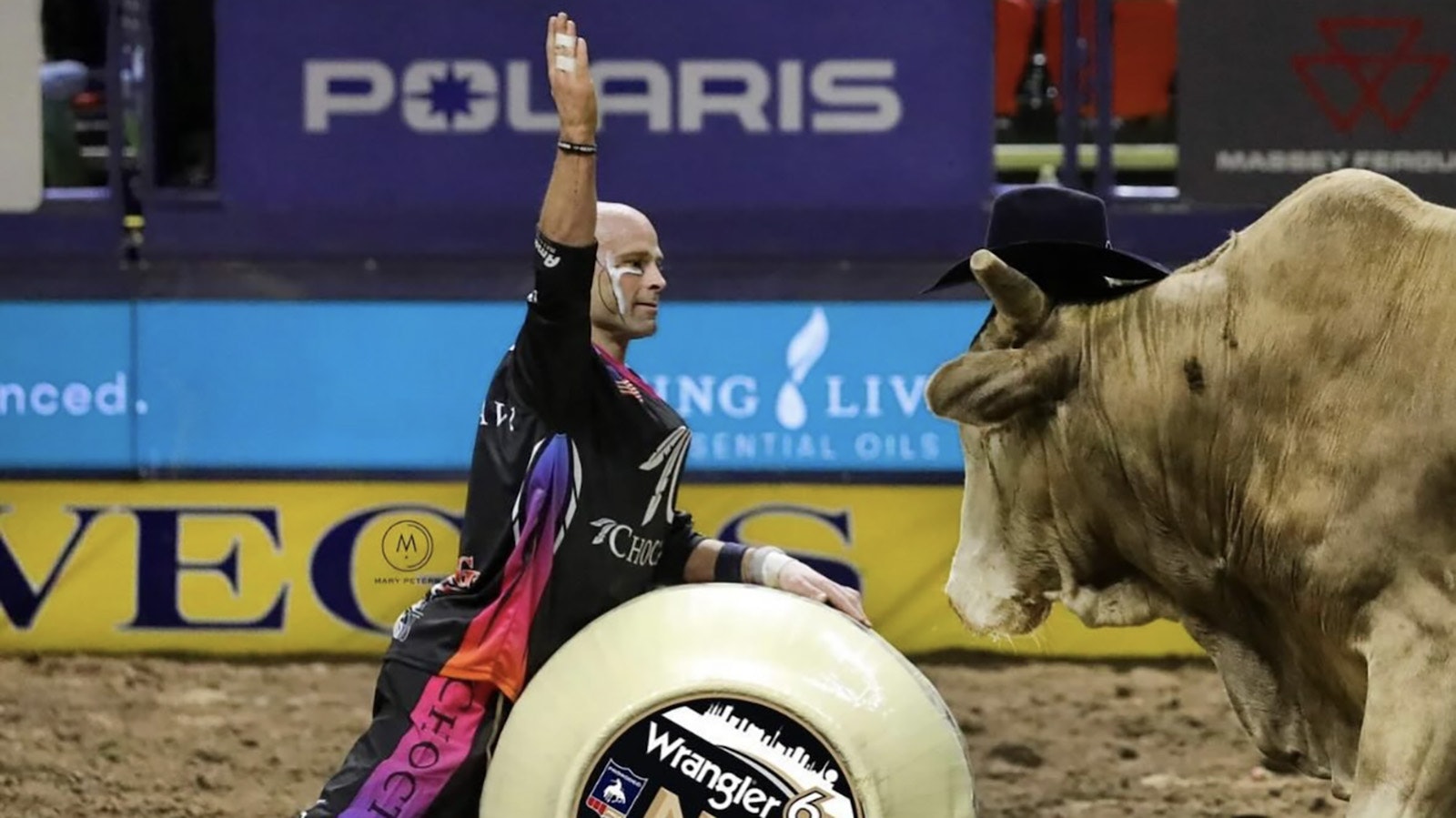 Dusty Tuckness has a little fun with a rank bull at the 2023 National Finals Rodeo.