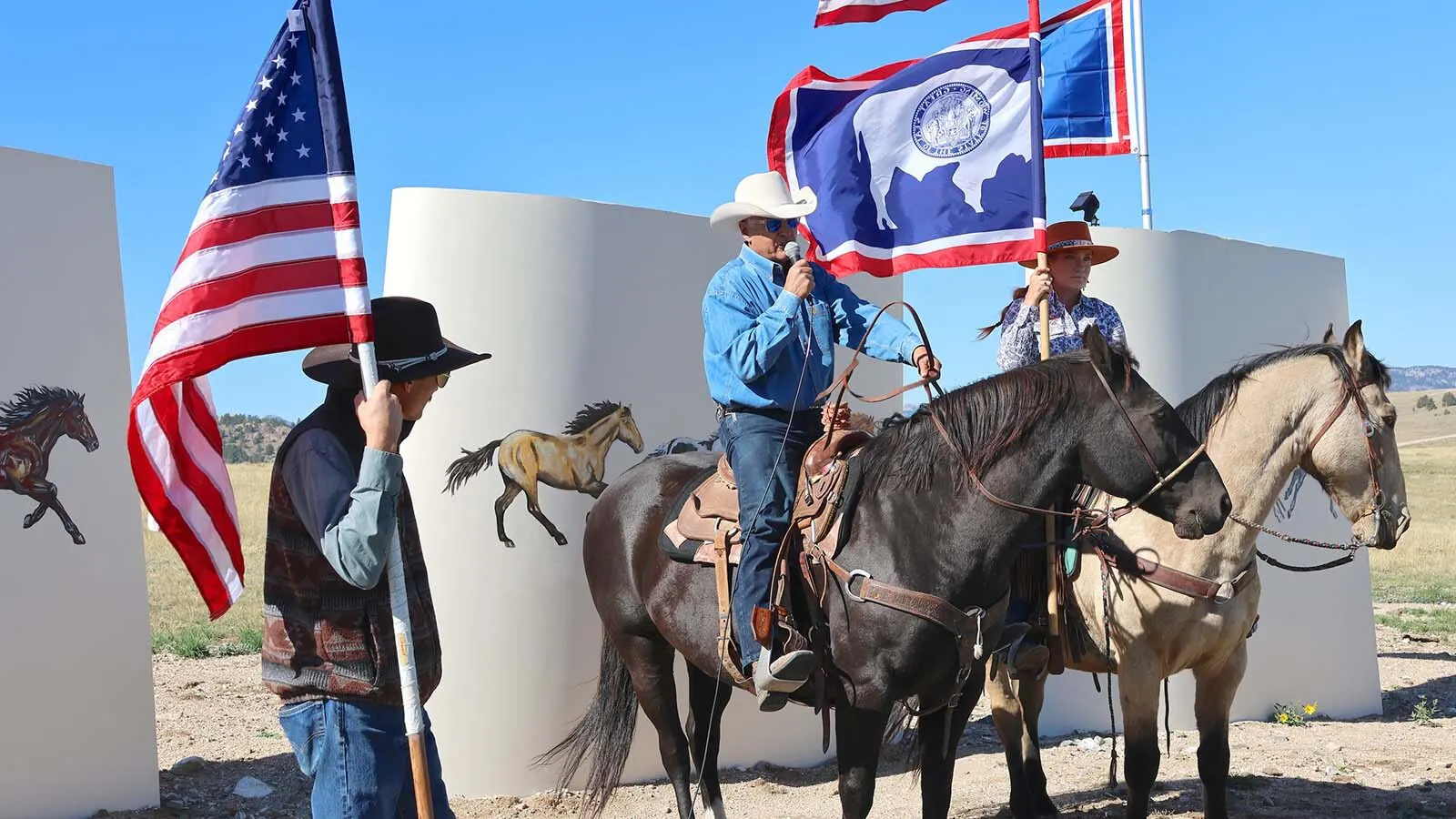 Sculptor Chris Navarro thanked everyone who participated in making “Windborne” a reality. 