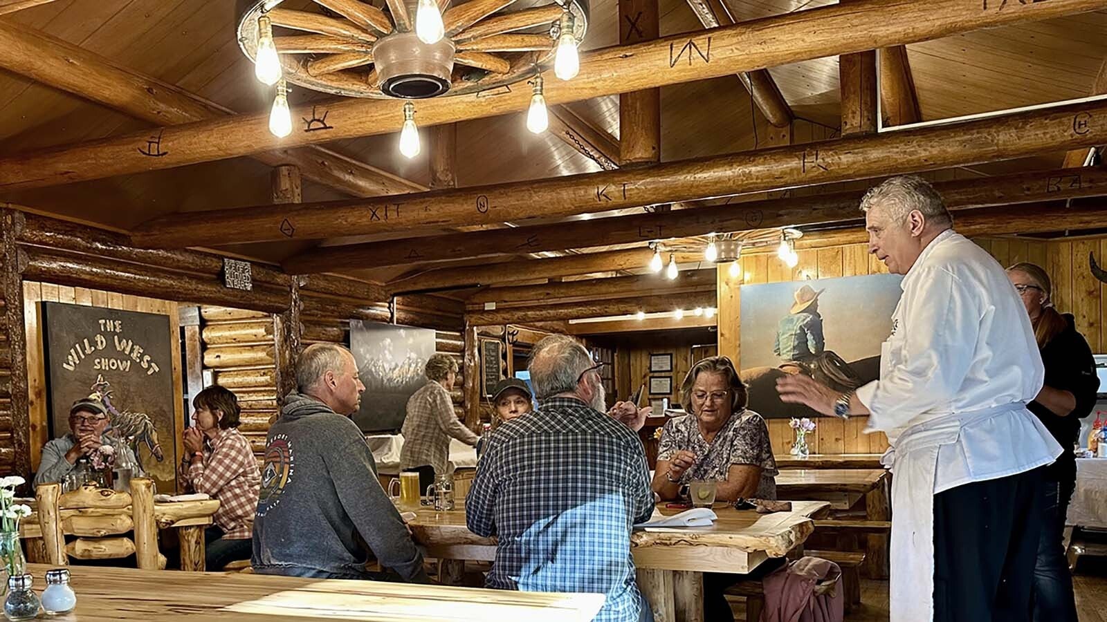 Celebrity Chef Vincent Fiore was the resident chef at the historic UXU Ranch near Yellowstone and loves all things Wyoming and the West. Especially food. He’s now bringing that to a national audience as host of a new show, “Cookin’ With Cowboys.”