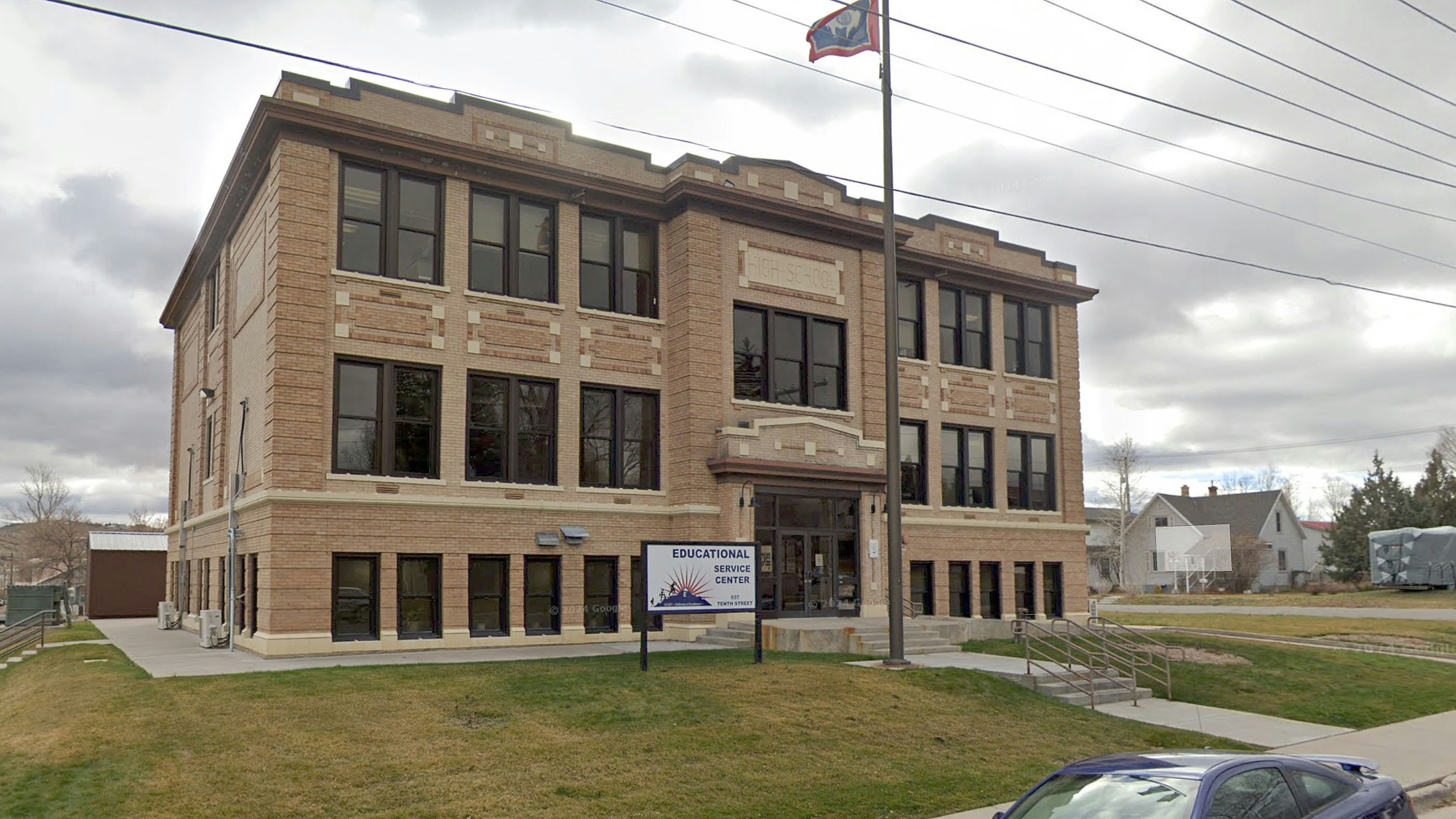 A survey has sparked division in Evanston over whether the local school district should adopt a four-day school week. Some district leaders and parents don't like the idea, while supporters says it's not the job of public schools to babysit kids.