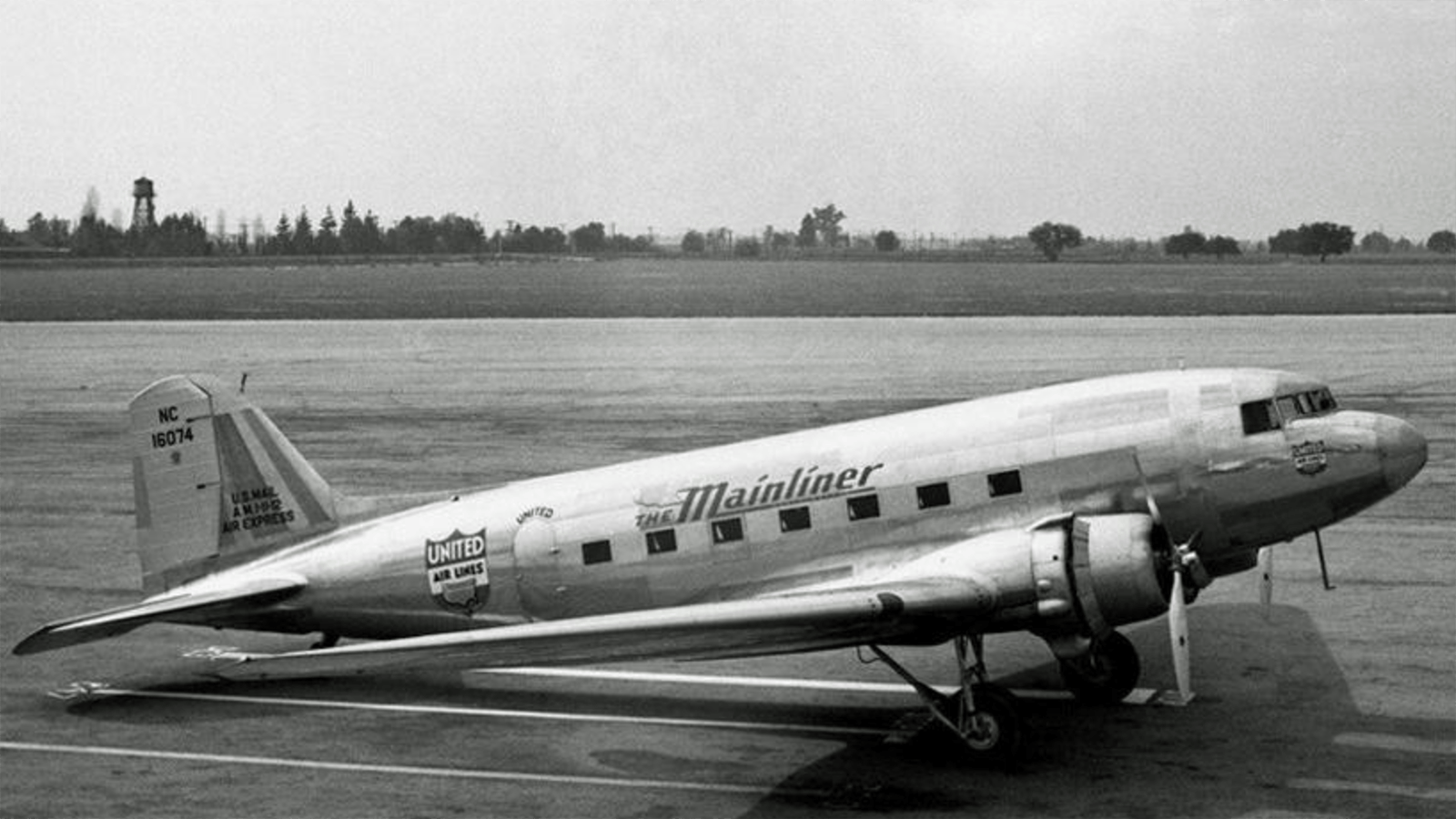 The DC3-A United Air Lines Mainliner that crashed on Oct. 17, 1937.