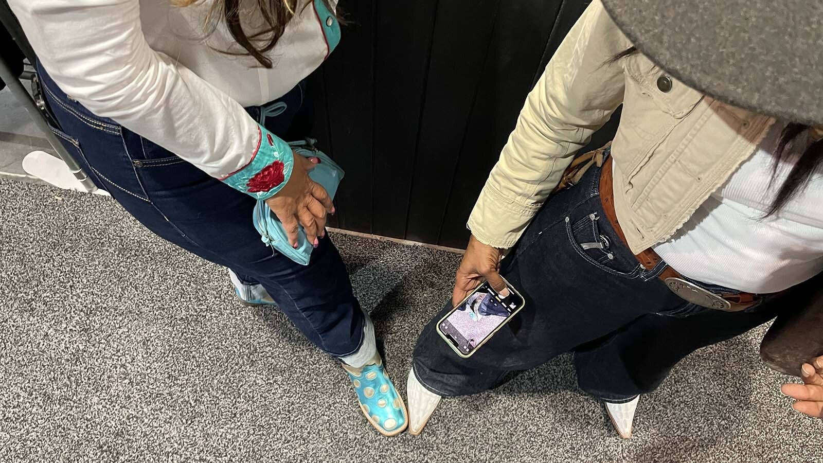 Cowgirls and ranch hands are the true innovators behind today’s Western style, not celebrity bandwagon jumpers. When it comes to fashion or function, dressing like a cowboy — or girl — is all about attitude, not wardrobe. At the National Finals Redeo in Las Vegas, Kimberly Williams and Tamiko get new Western looks.