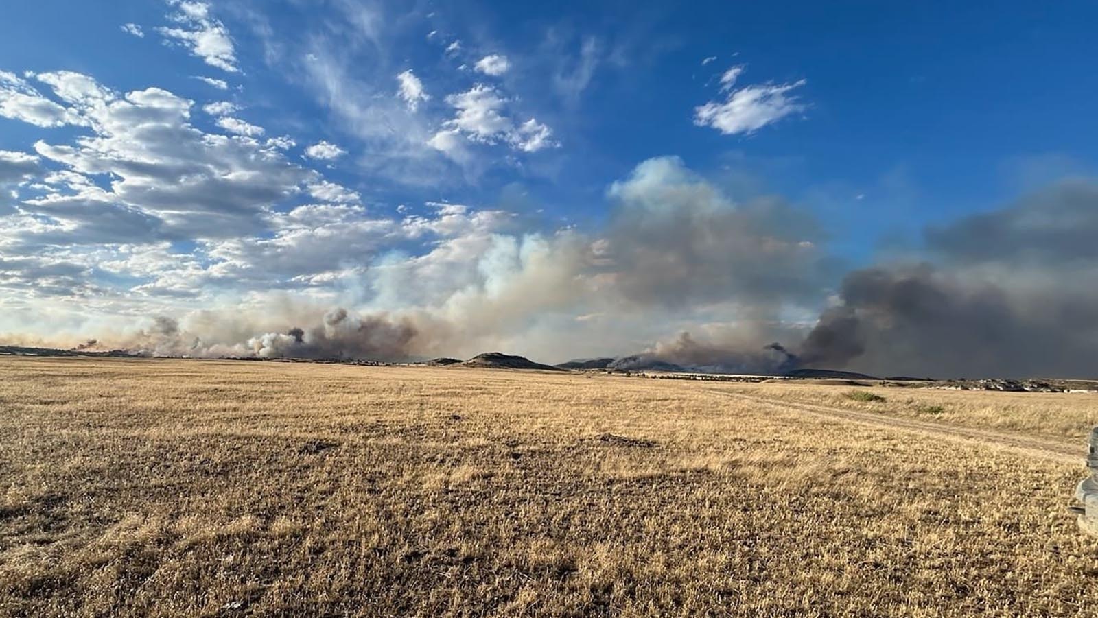 This photo shows the Pleasant Valley Fire on the left just before it merged with the Haystack Fire.