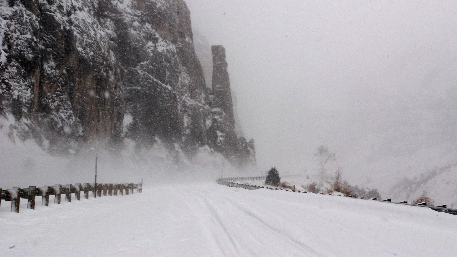 Wind River Canyon in winter 1 23 23