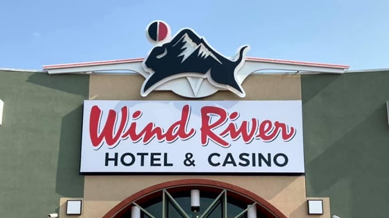 Wind River Hotel and Casino front close 7 11 23