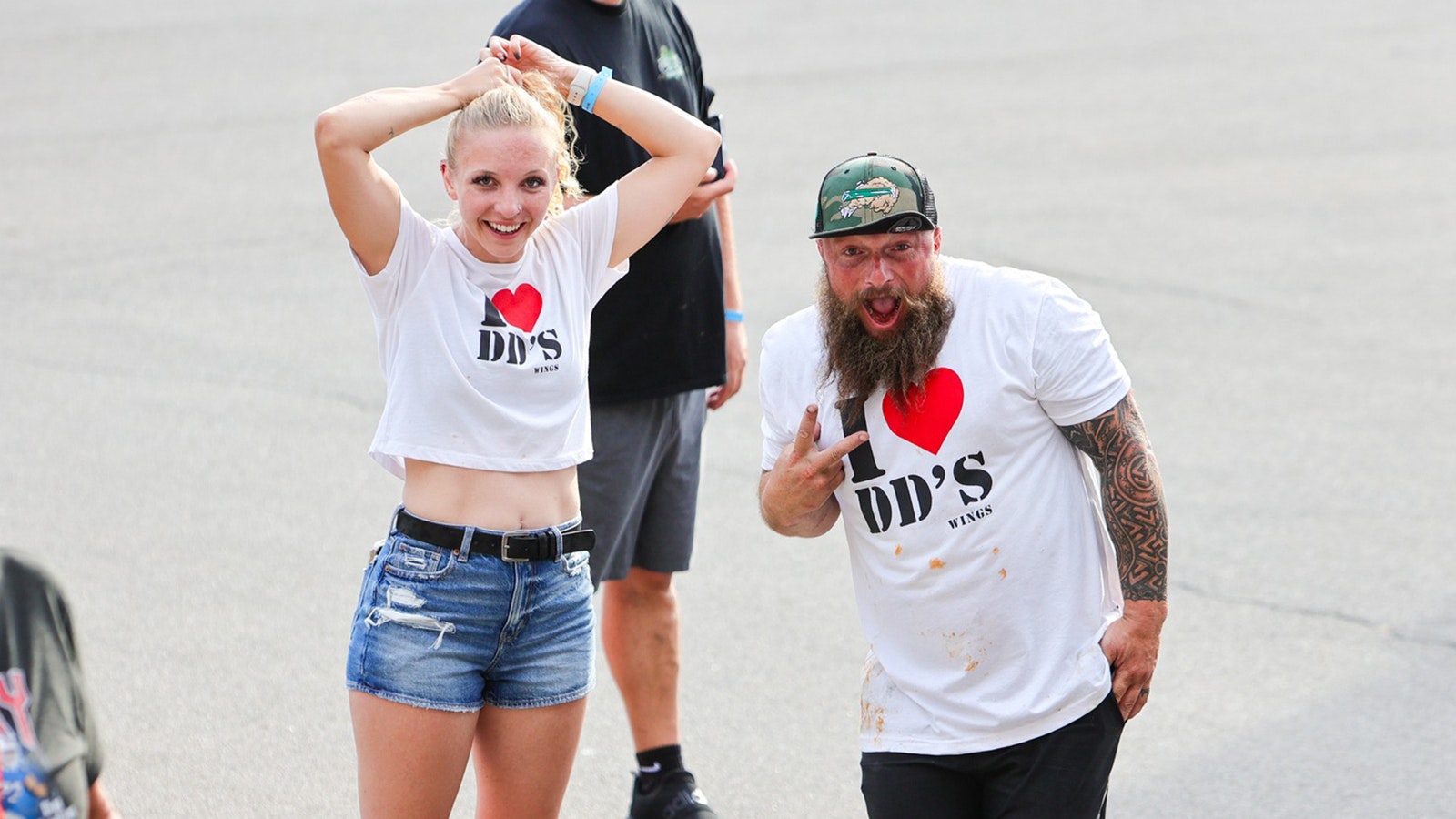 Trent Weitzel, Double Dub's owner, hams it up at the National Buffalo Wing Festival.