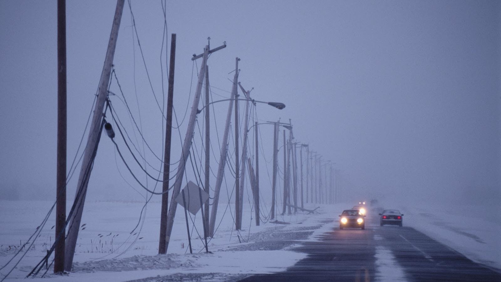 Winter storm power lines 12 2 22