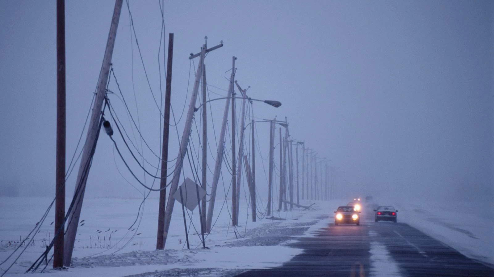 Winter storm power lines 12 2 22