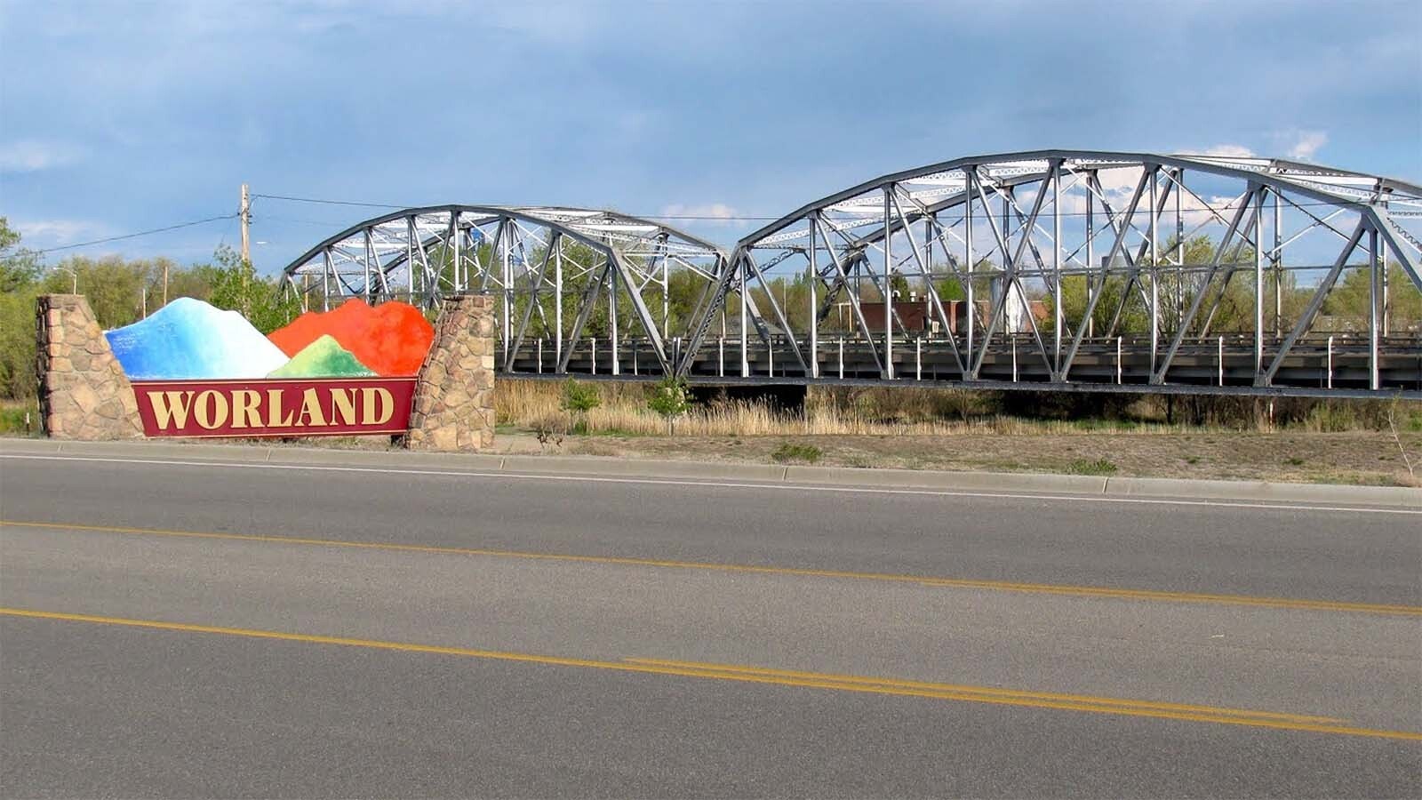 Worland sign and bridge 7 16 25