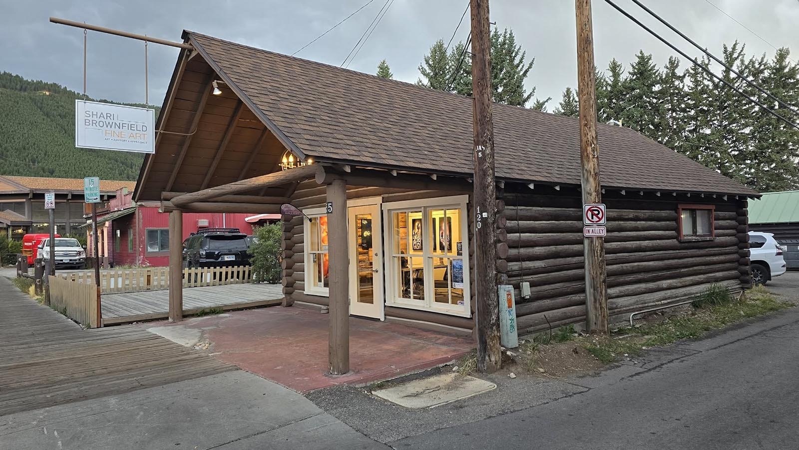 The tiny Wort Cabin in downtown Jackson started in 1929 as a bakery, and has remained an active commercial space since. Now the local historic preservation board hopes it can survive the skyrocketing real estate valuations of the Jackson market.