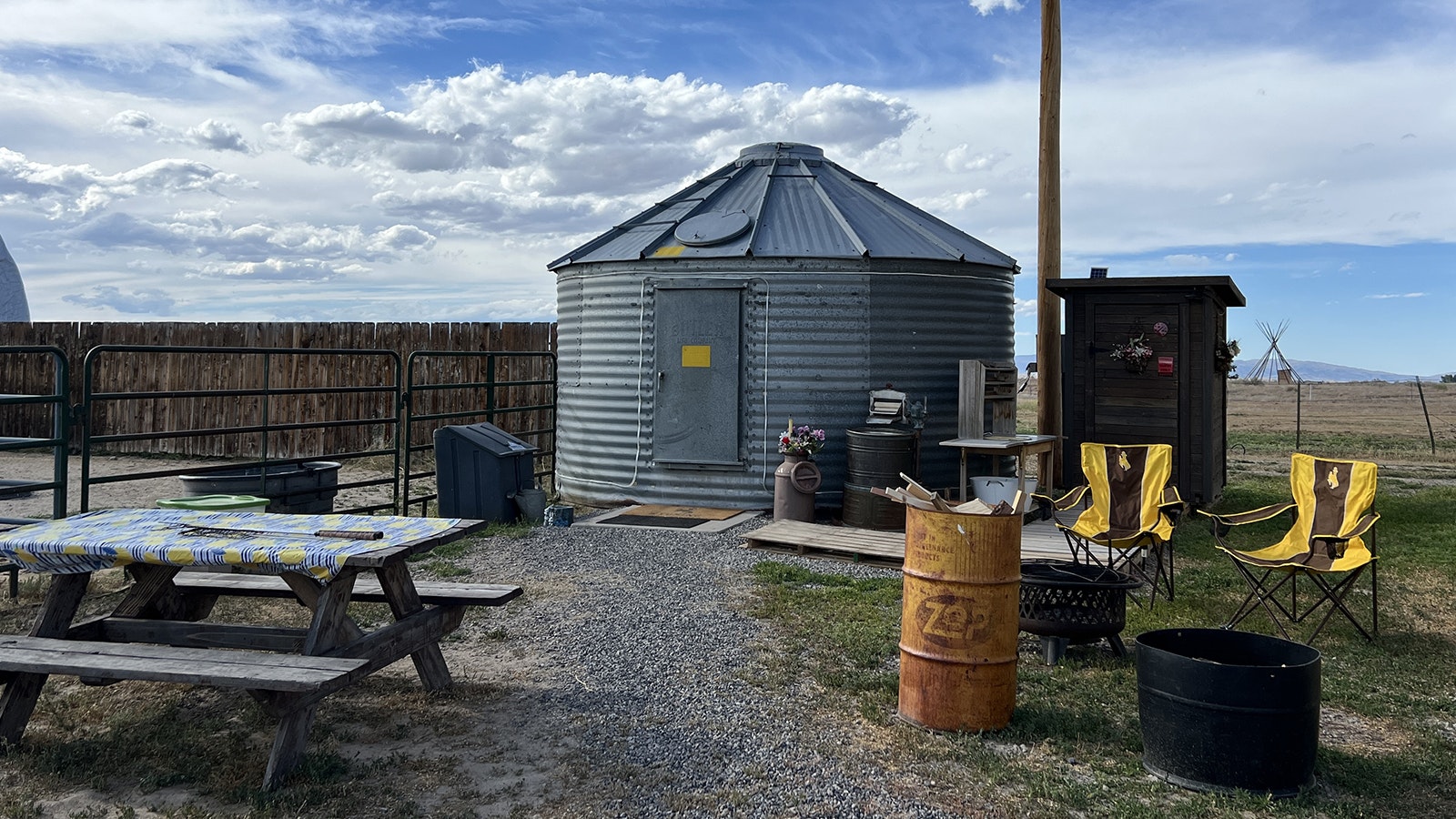 When Paulette Moss didn’t know what to do with her abandoned granary, her daughter, Carla, suggested she convert it into a vacation rental. The JMA Granary has become a popular place to stay.