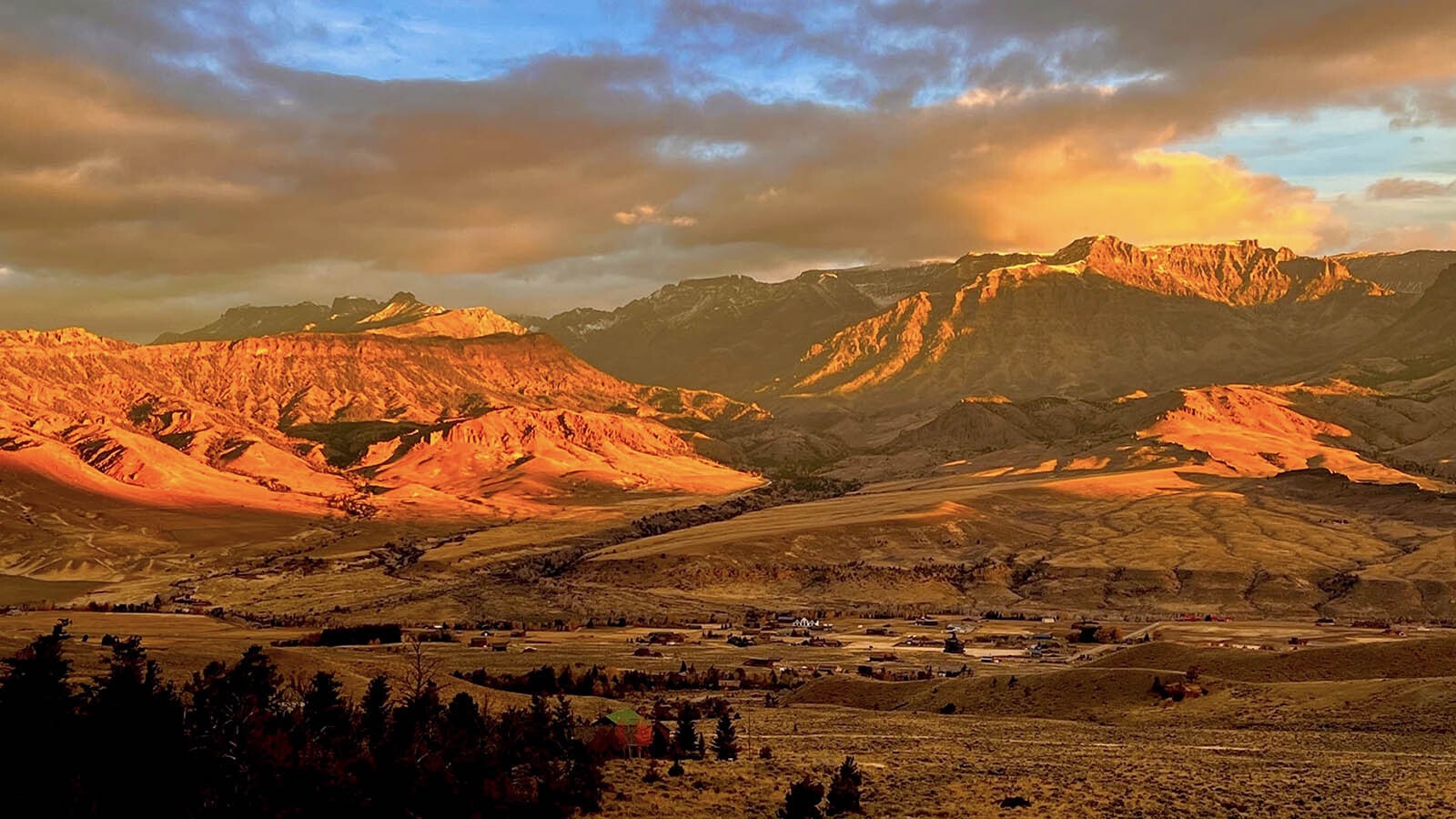 A spectacular Wyoming sunrise looking west from Waiti in northwest Wyoming.