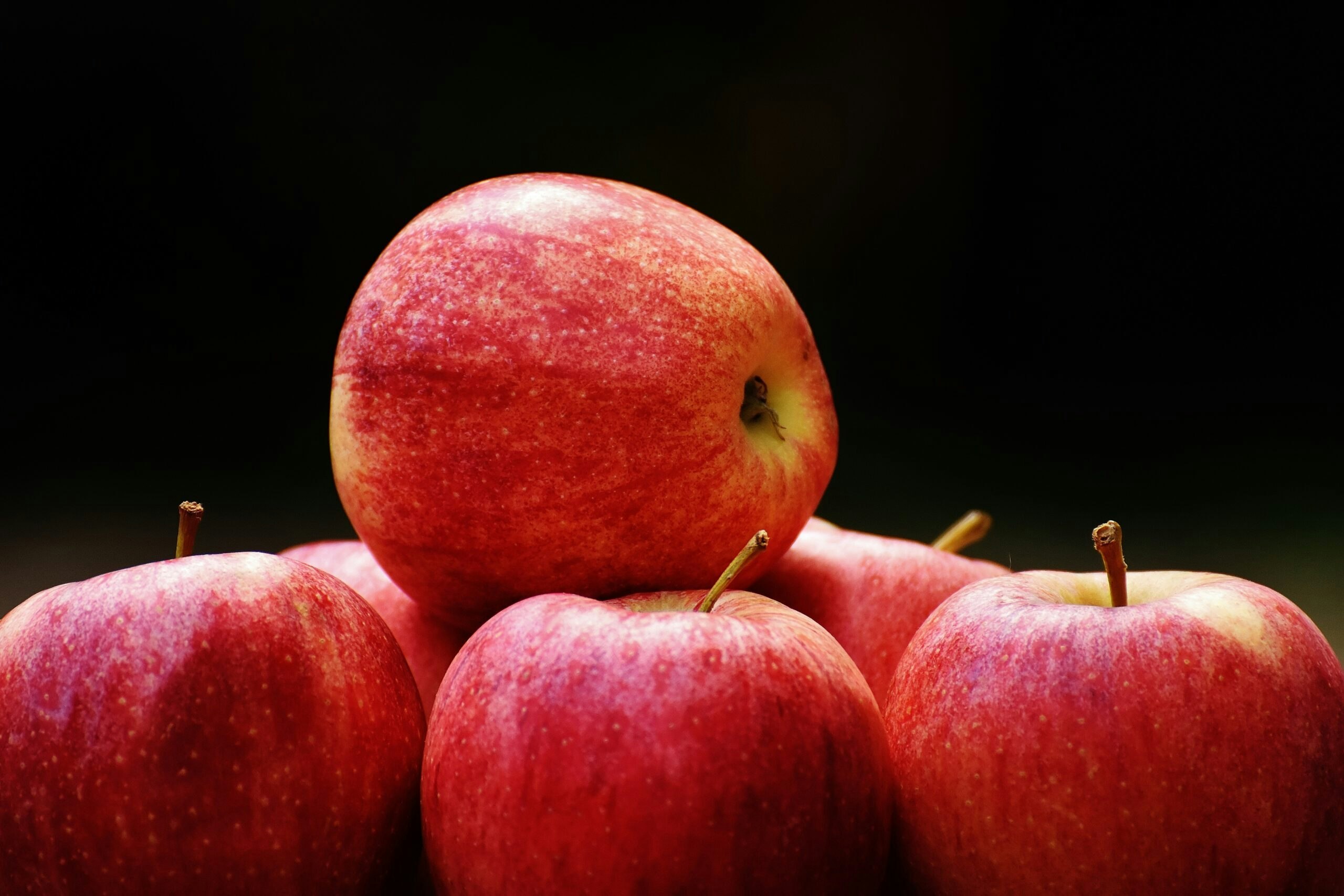 Apple apples food 209439 scaled