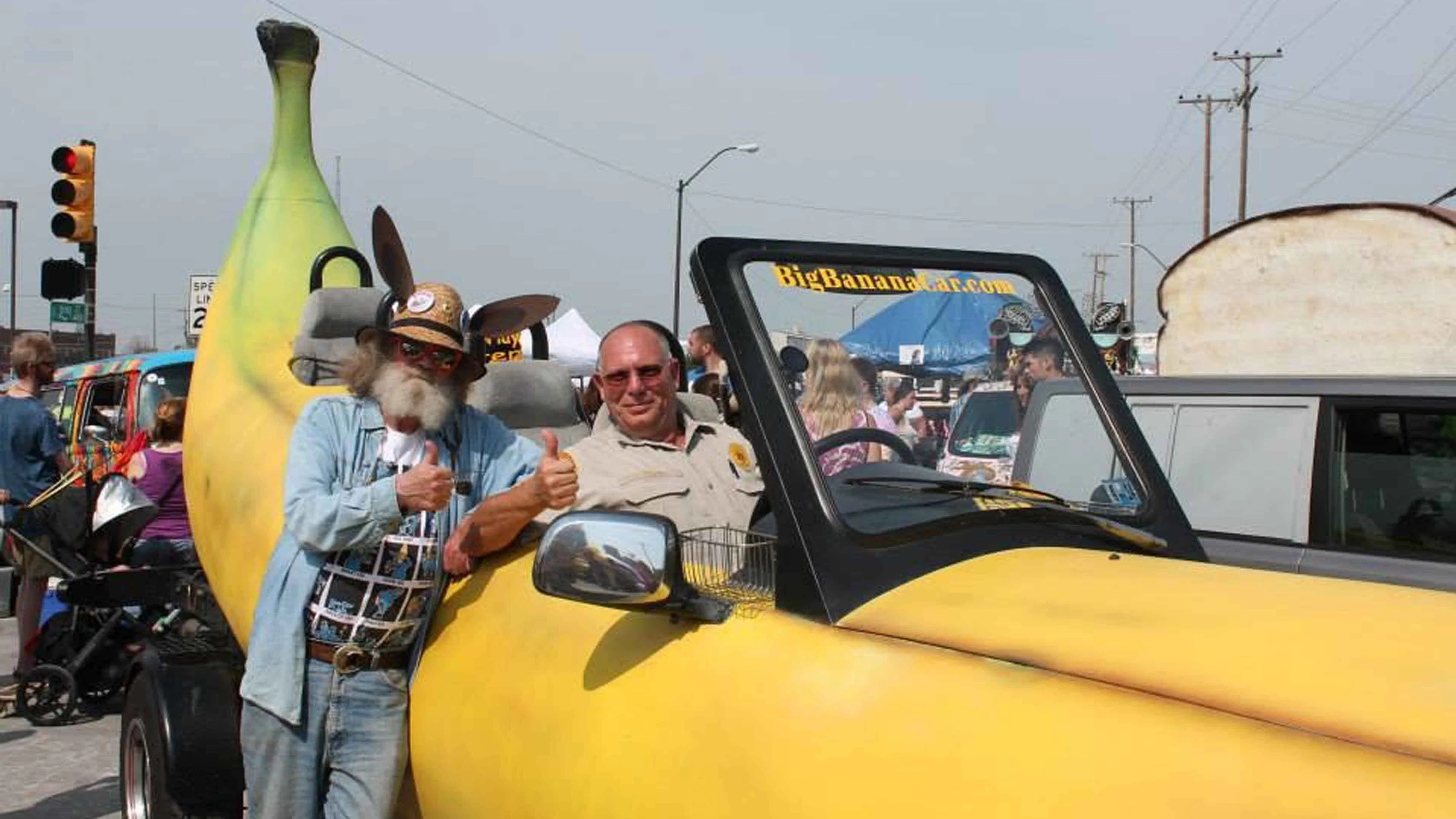 Giant Banana Pulled Over in Montana: Driver Says Cops Have Stopped