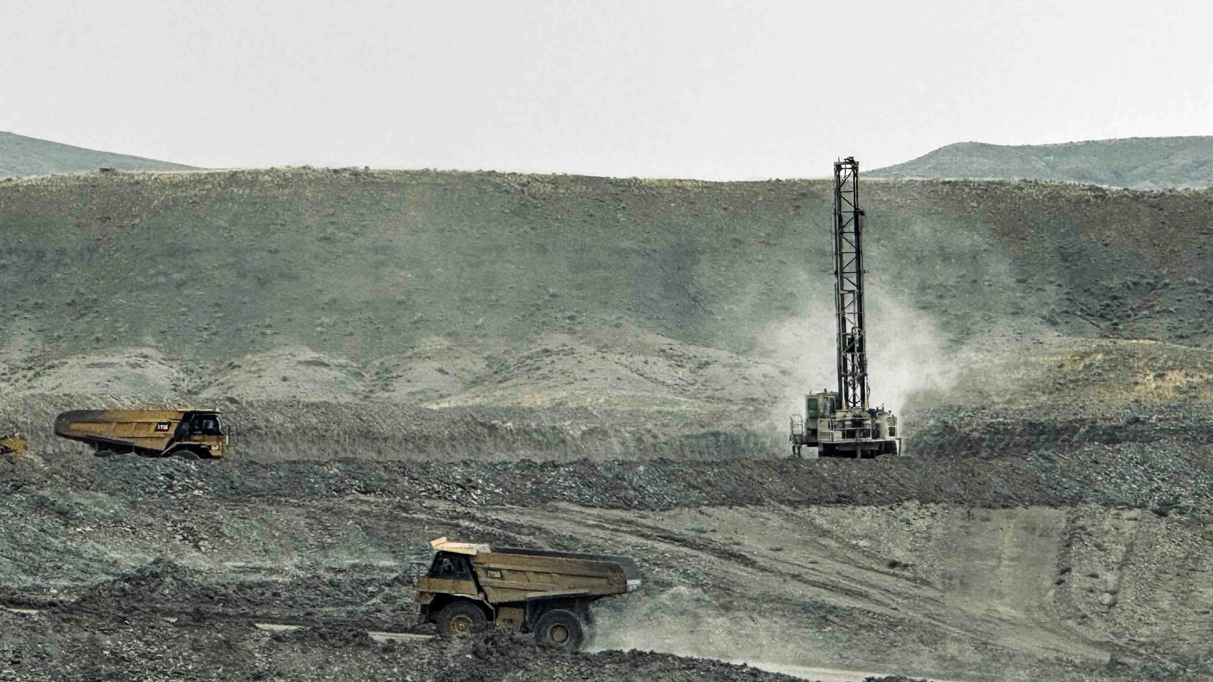 The No, 1 player in Wyoming’s bentonite industry is Minerals Technologies Inc., a New York City-based company with under $3 billion in market capitalization and which pulls an estimated 1.6 million tons of the mineral out of the ground. It’s located in the Bighorn Basin in north - central Wyoming near Lovell, Wyoming.