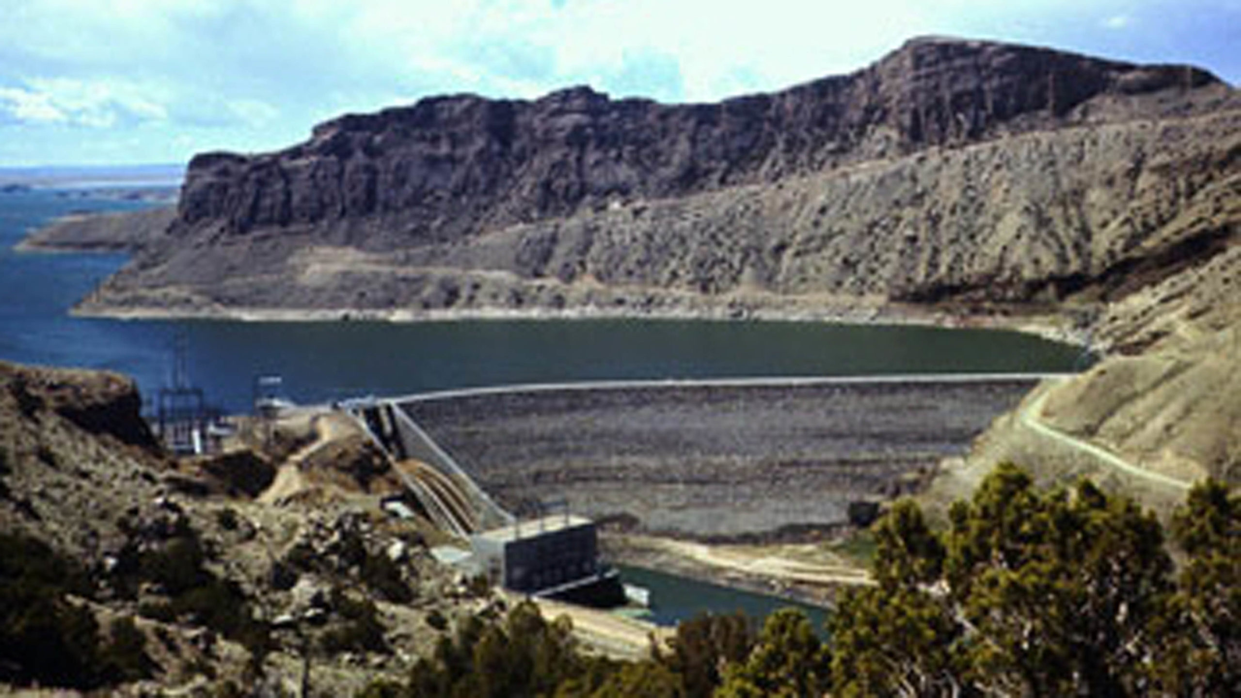 Boysen dam 7 28 22 v2 scaled