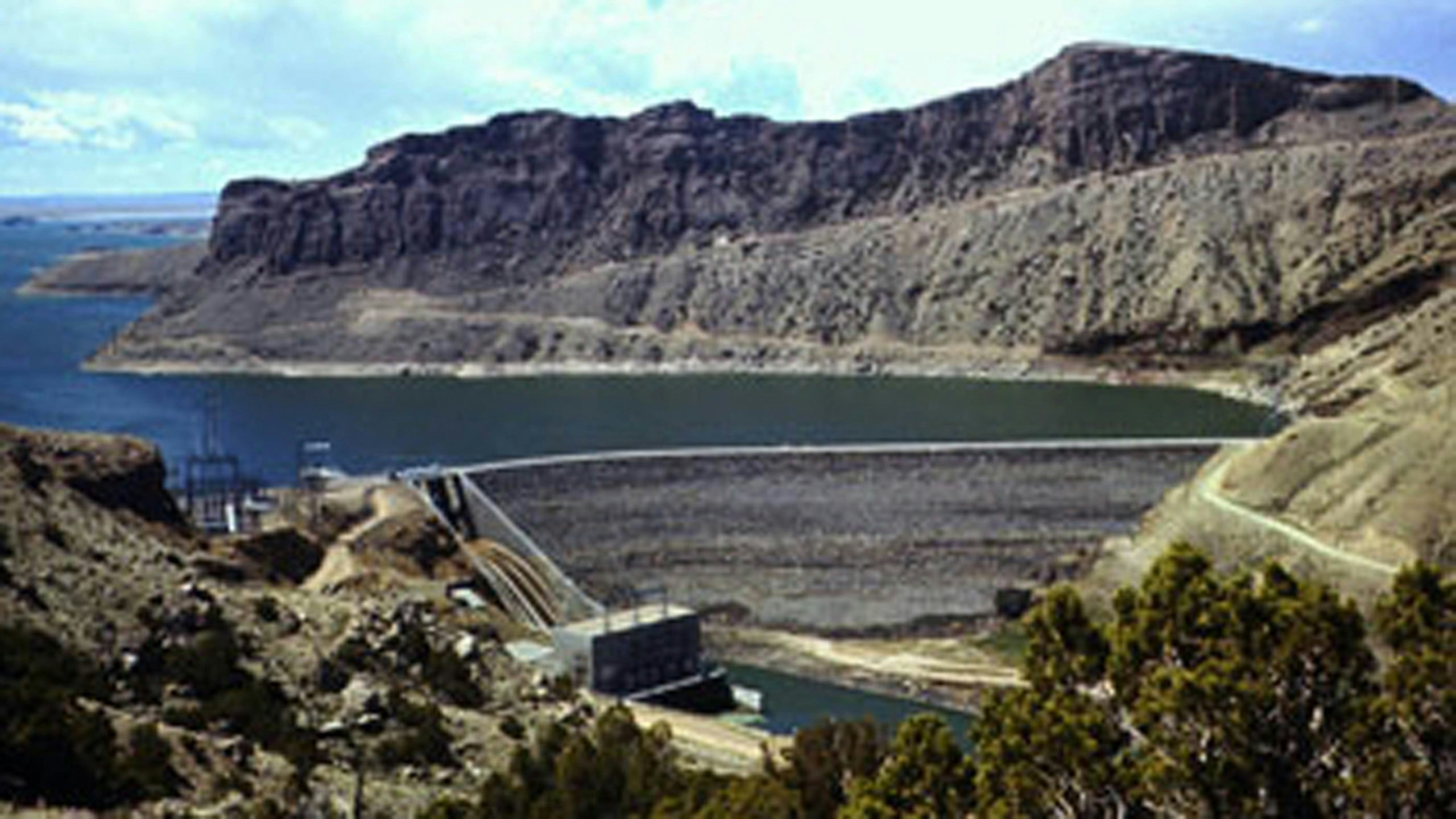 Boysen dam 7 28 22 v2 scaled