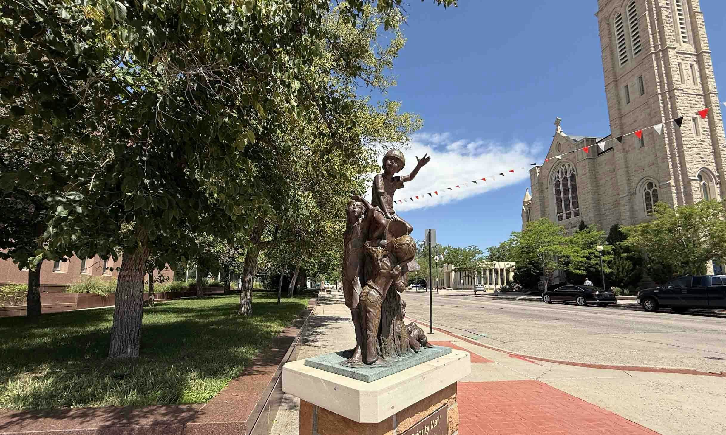 For Cheyenne art dealer Harvey Deselms, dreams really do come true. He dreamed of bronze sculptures lining every corner of Capital Avenue, and now the Capital Avenue Bronze Project is closing in on its 100th installation.