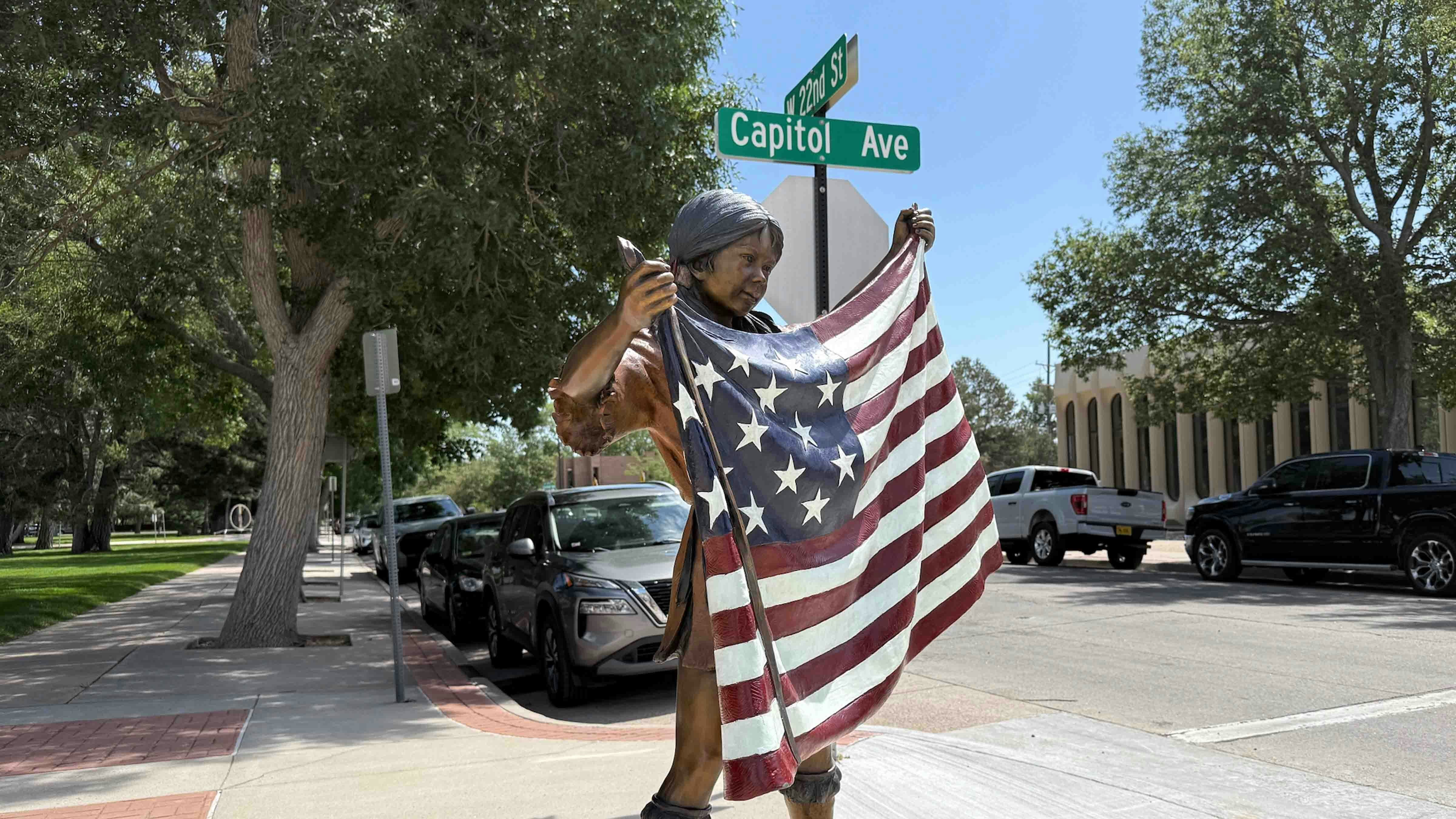 For Cheyenne art dealer Harvey Deselms, dreams really do come true. He dreamed of bronze sculptures lining every corner of Capital Avenue, and now the Capital Avenue Bronze Project is closing in on its 100th installation.