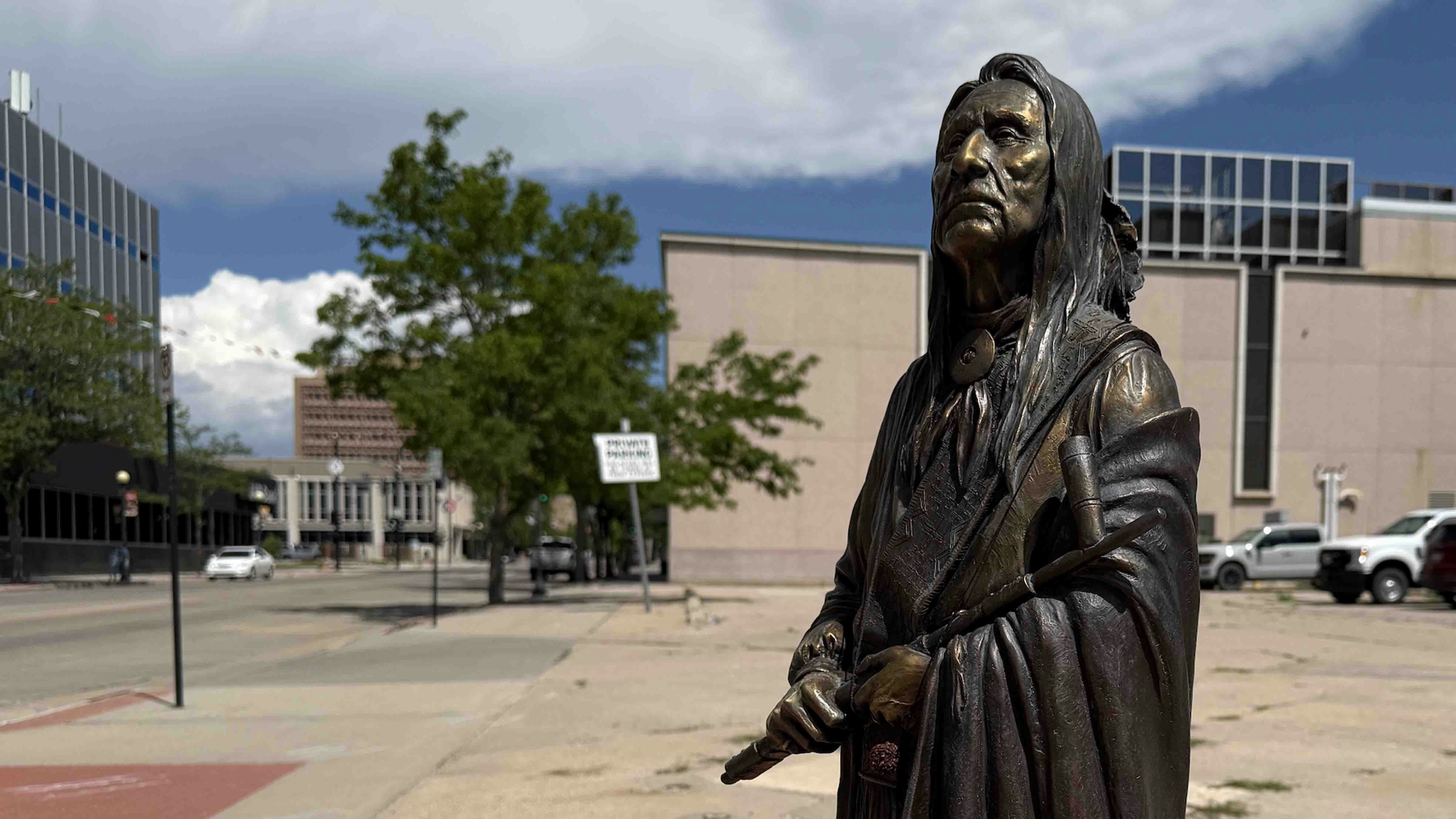 For Cheyenne art dealer Harvey Deselms, dreams really do come true. He dreamed of bronze sculptures lining every corner of Capital Avenue, and now the Capital Avenue Bronze Project is closing in on its 100th installation.