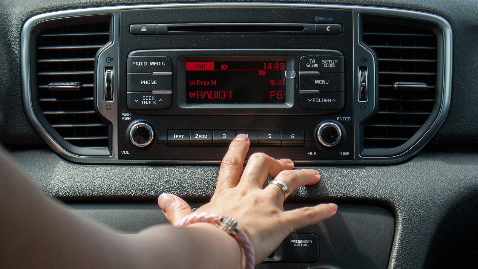 Car radio 12 13 22