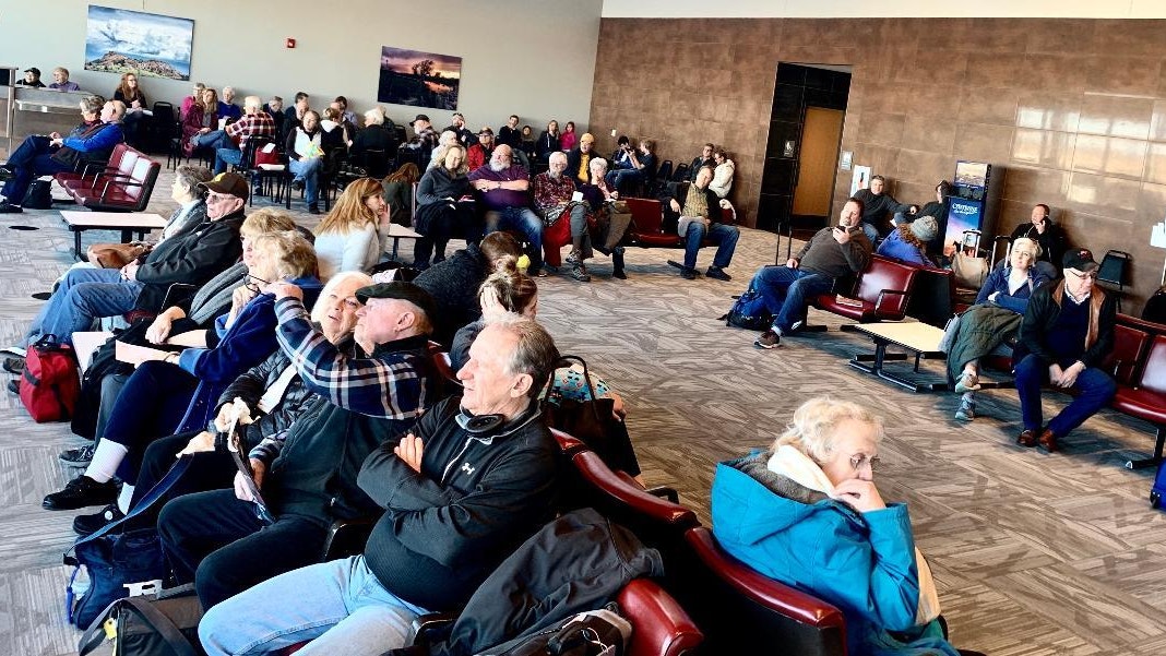 Cheyenne airport waiting 1