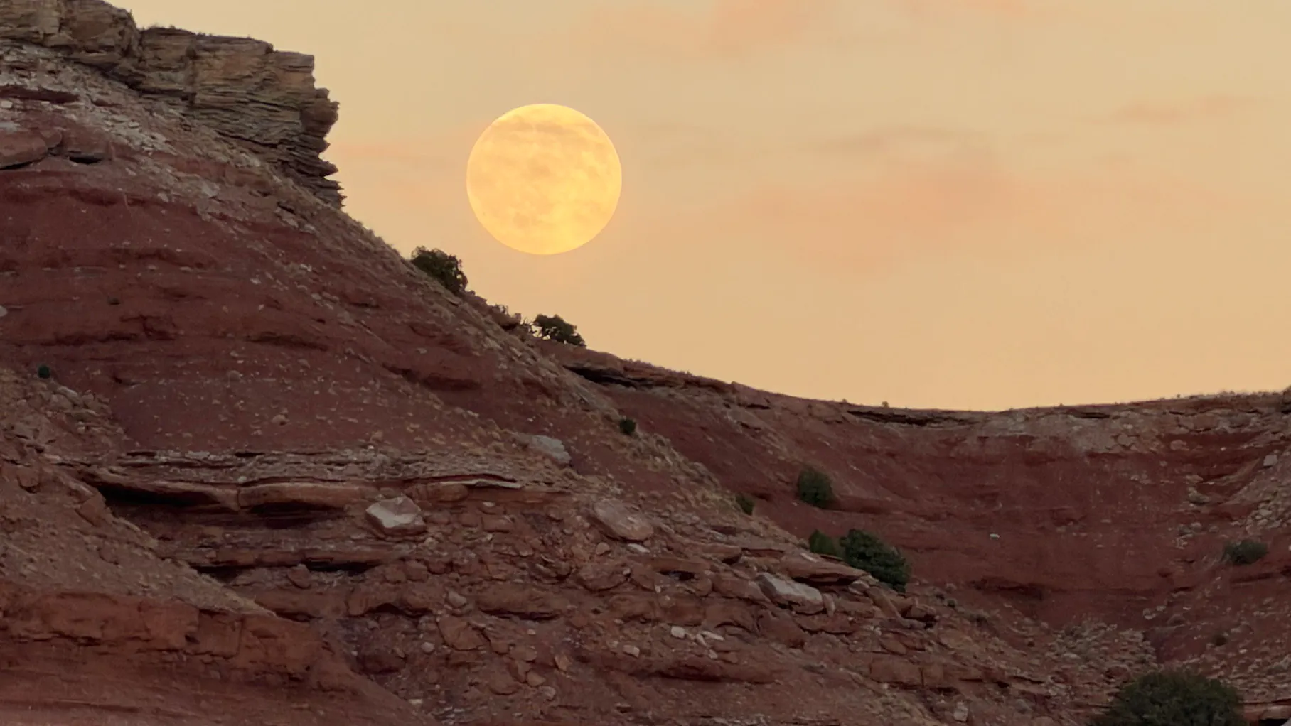"Full moon over Alcova 10/25/26."