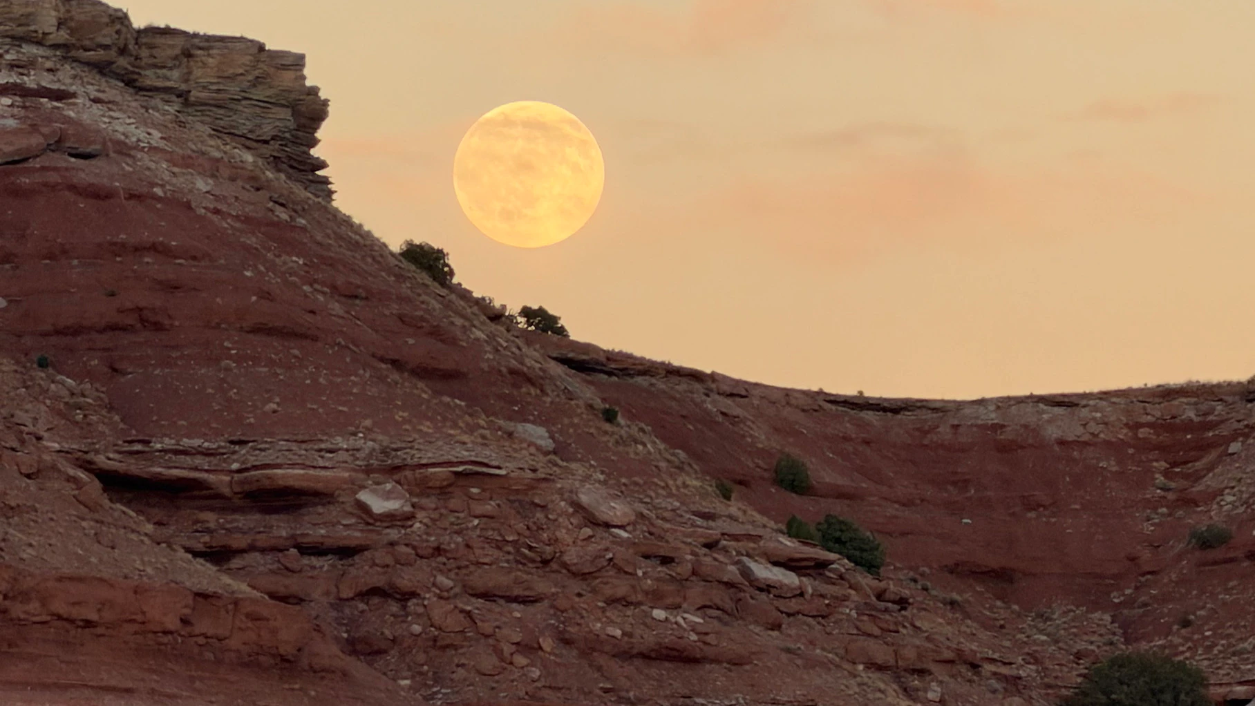 "Full moon over Alcova 10/25/26."