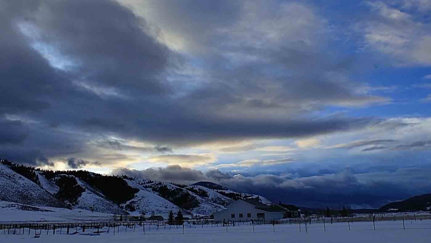 "Waking up to this beautiful sunrise is a great blessing!" Star Valley, Wyoming. Feb 9, 2024