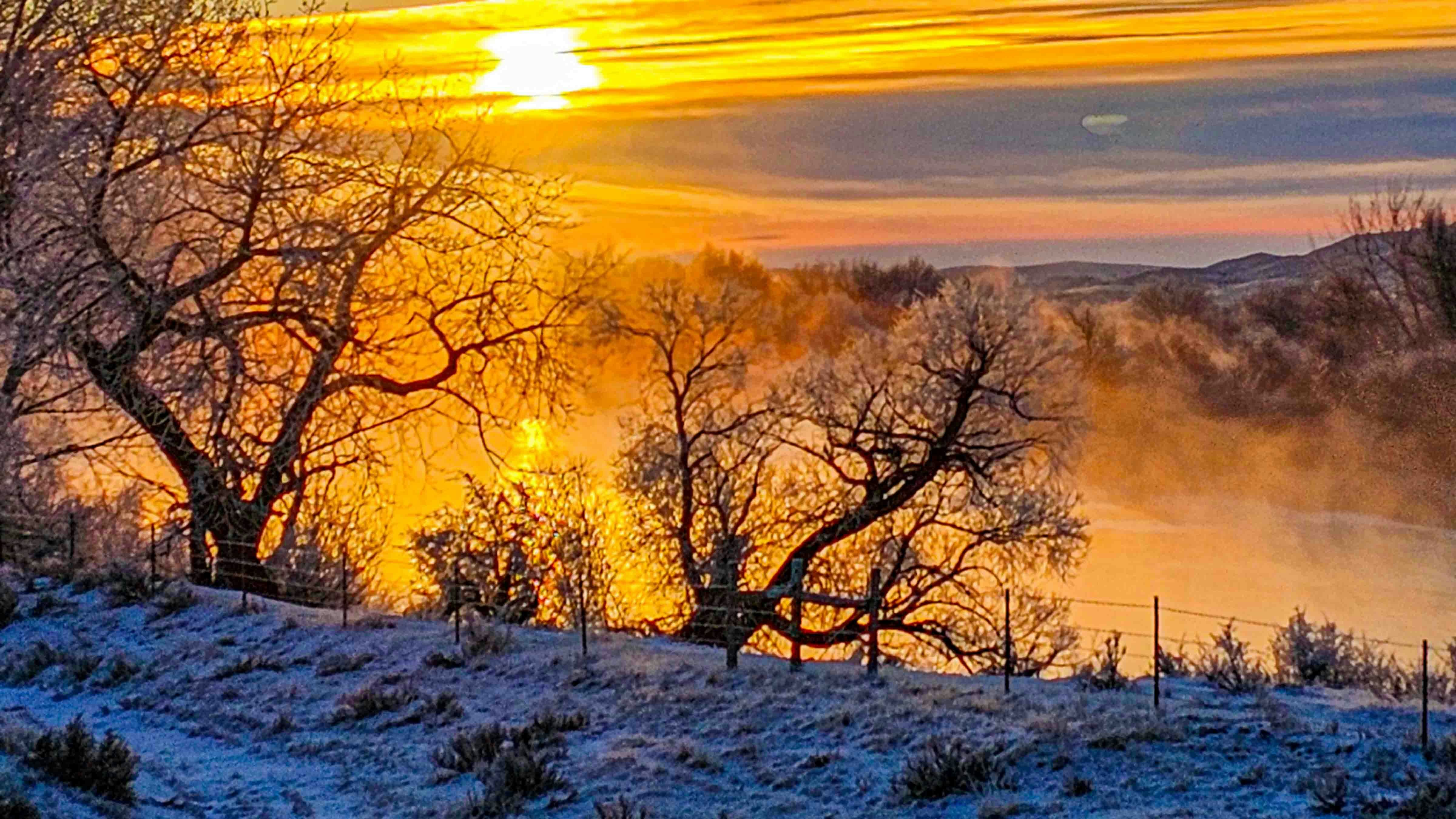 Sunrise over the North Platte River