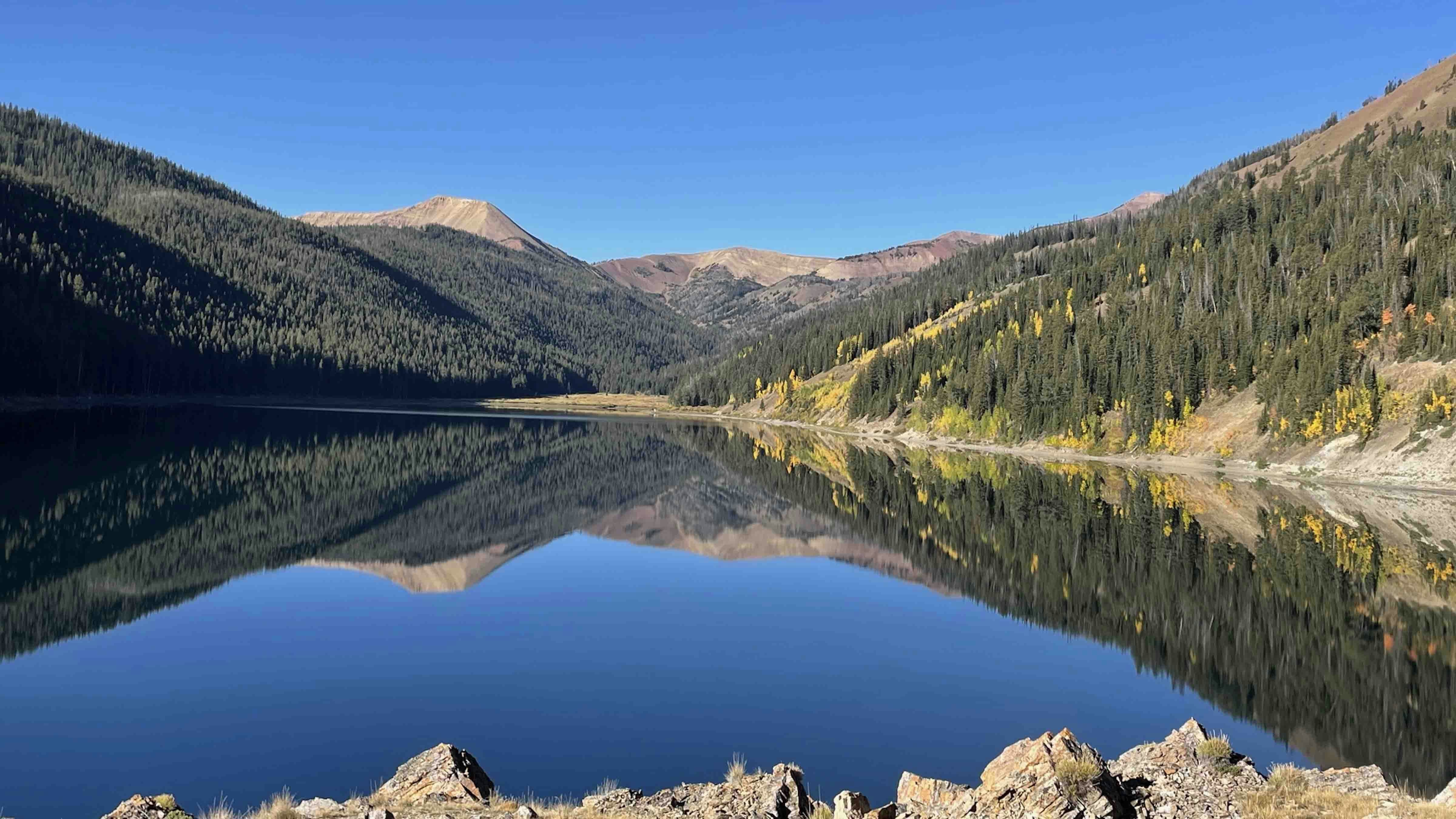 A beautiful mirror image on Middle Piney Lake