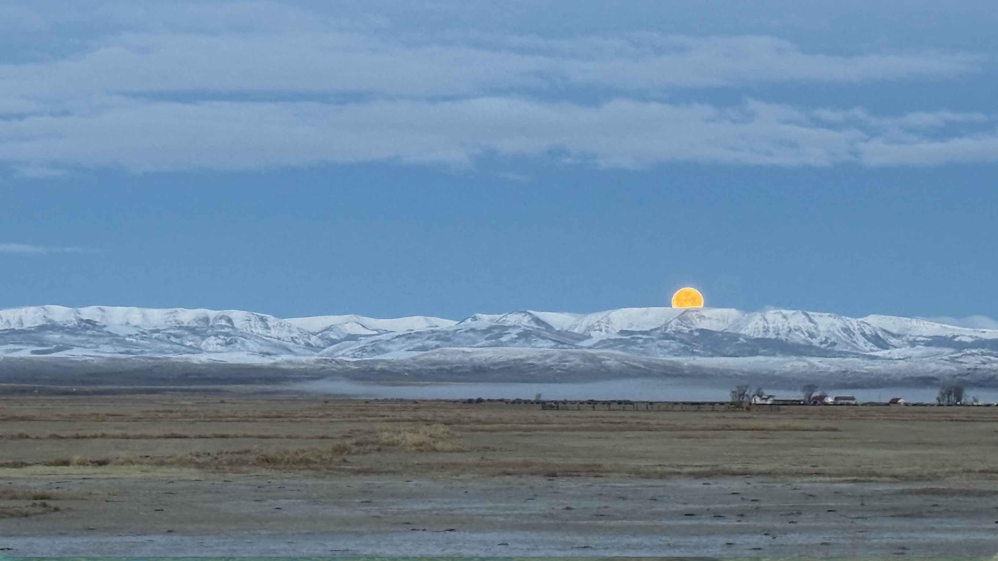 Moonset over the Wyoming Range from Big Piney