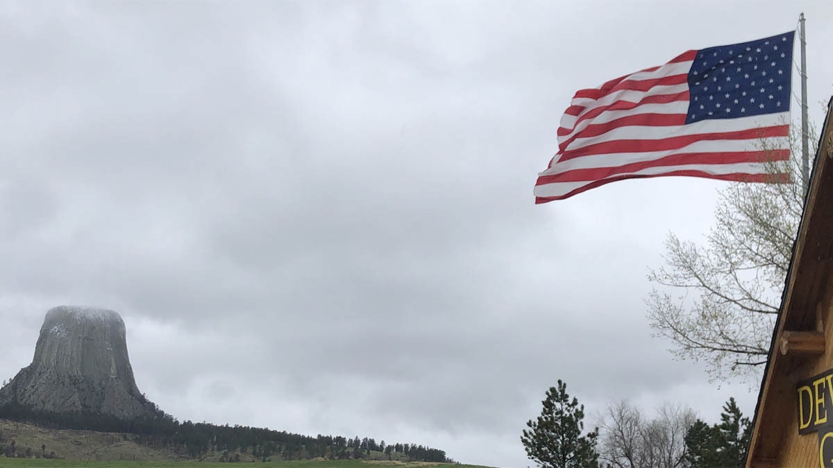 Devils tower flag